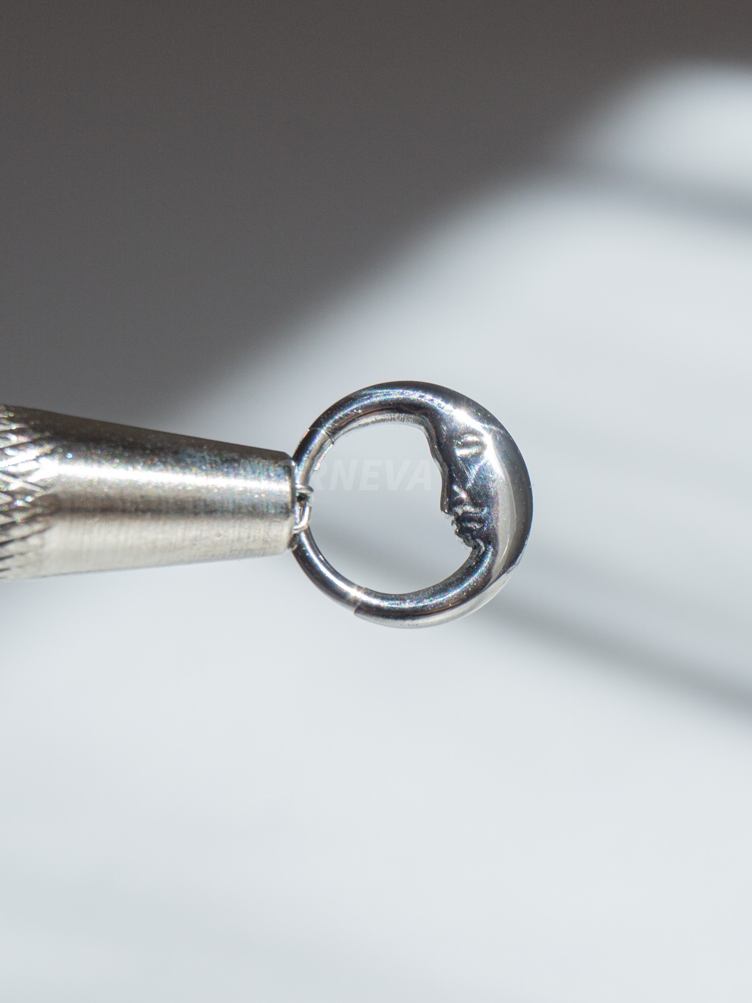 Titanyum Ay Yüz Septum Kilitli Halka Daith Kulak Piercingi (Sağ-Sol Kulak İçin Uygun)
