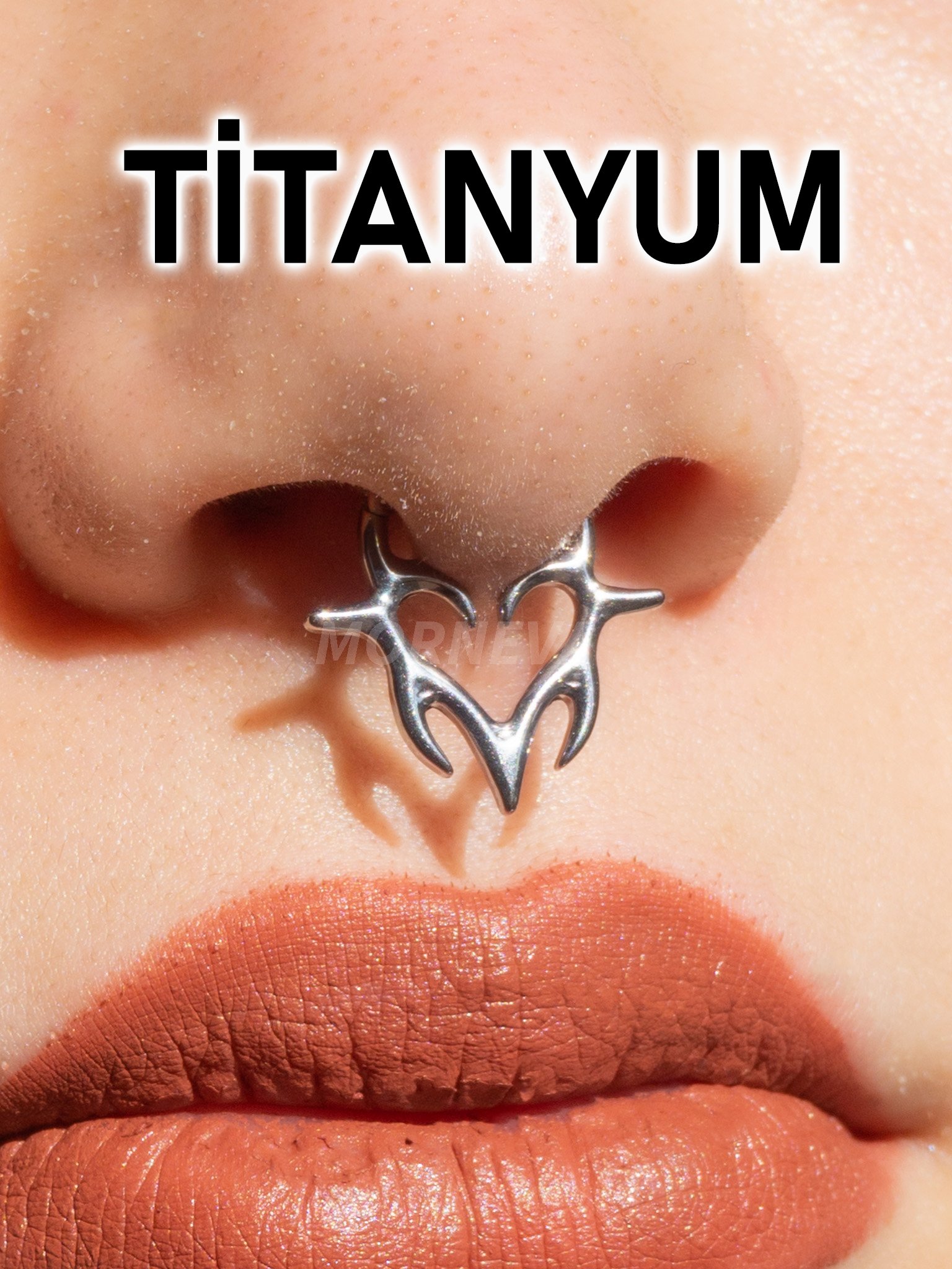 Titanyum Sivri Kalp Kilitli Halka Septum Burun Piercingi