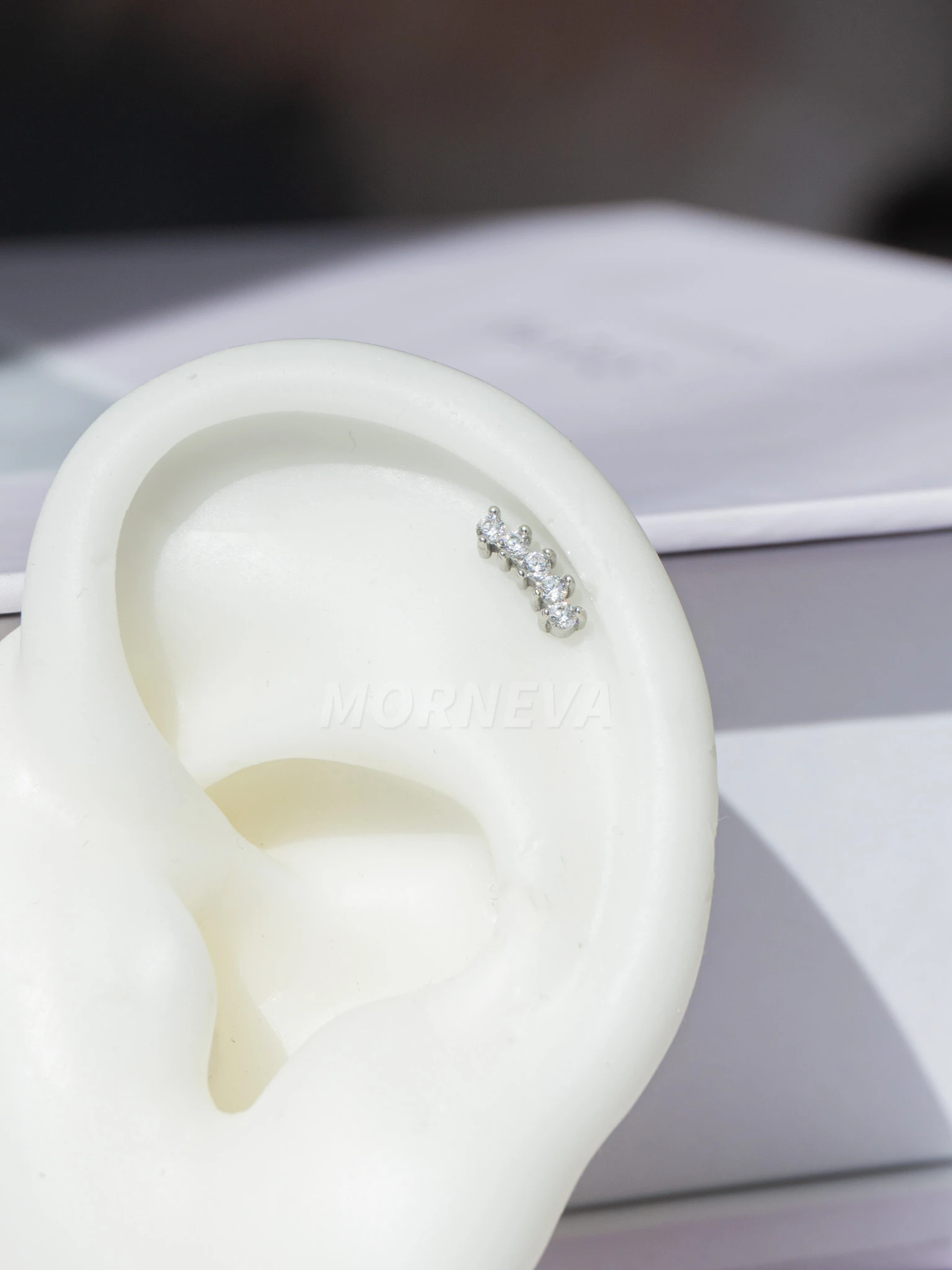 Çelik Minimal Daire Taşlar Kıkırdak Kulak Helix Conch Tragus Piercingi (1 Adet)