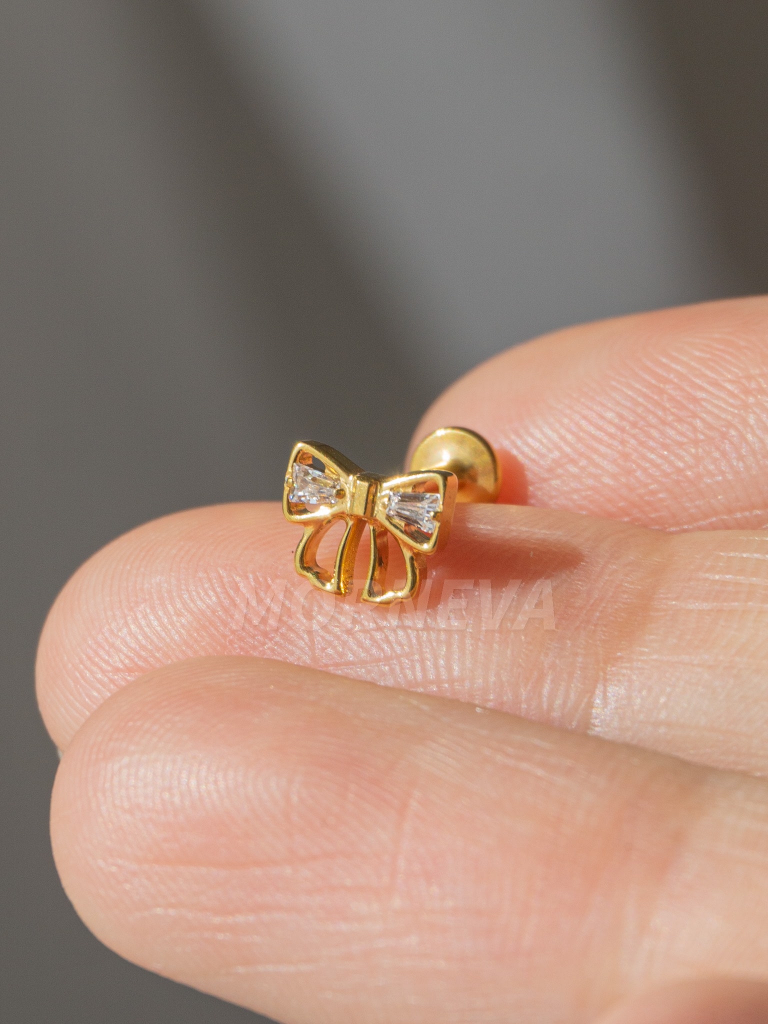Titanyum Taşlı Hello Kitty Fiyonk Kıkırdak Kulak Helix Tragus Piercingi (1 Adet) - Altın