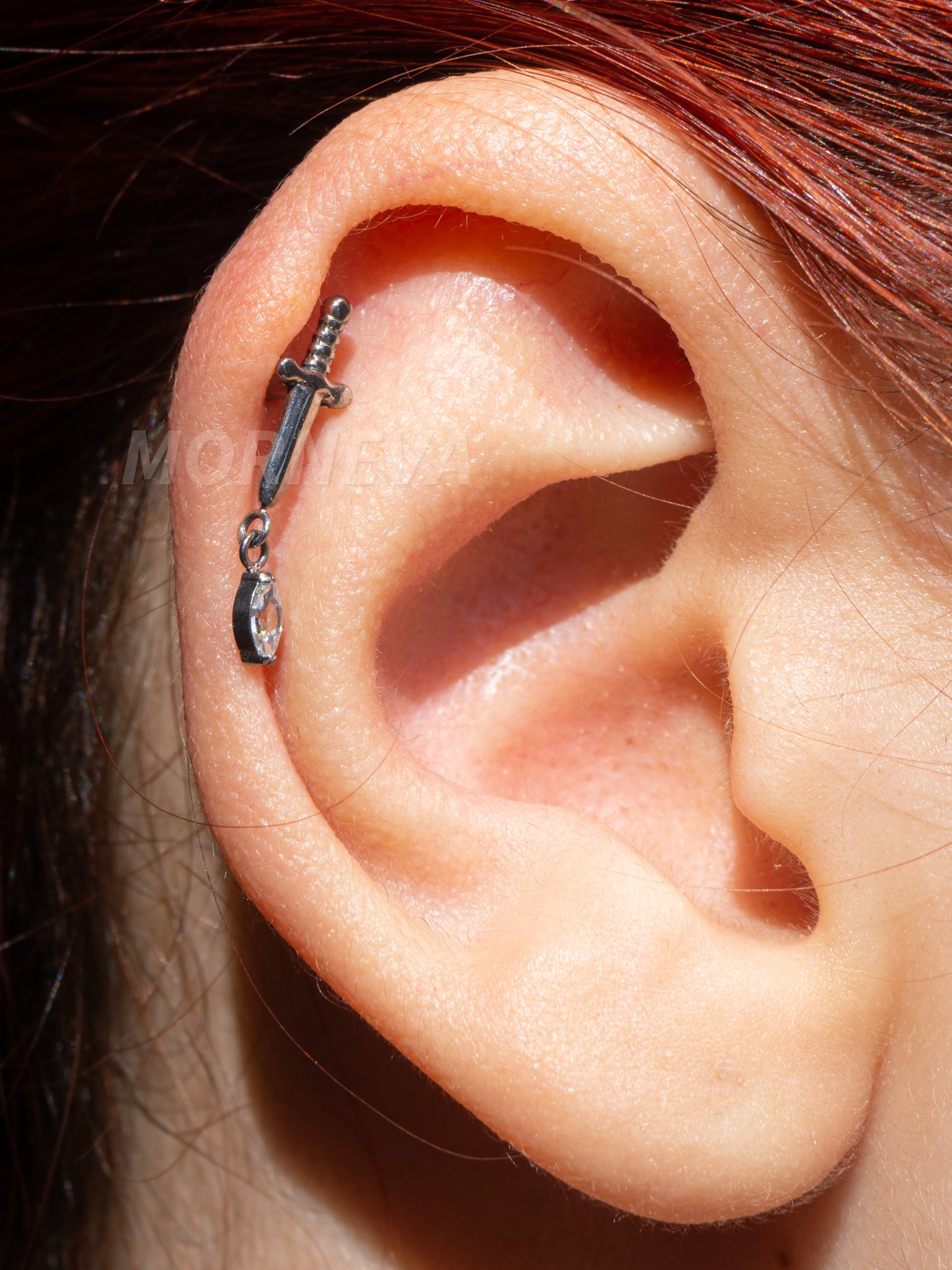 Titanyum Kristal Taş Sallantılı Kılıç Tragus Helix Kıkırdak Kulak Piercingi (1 Adet)