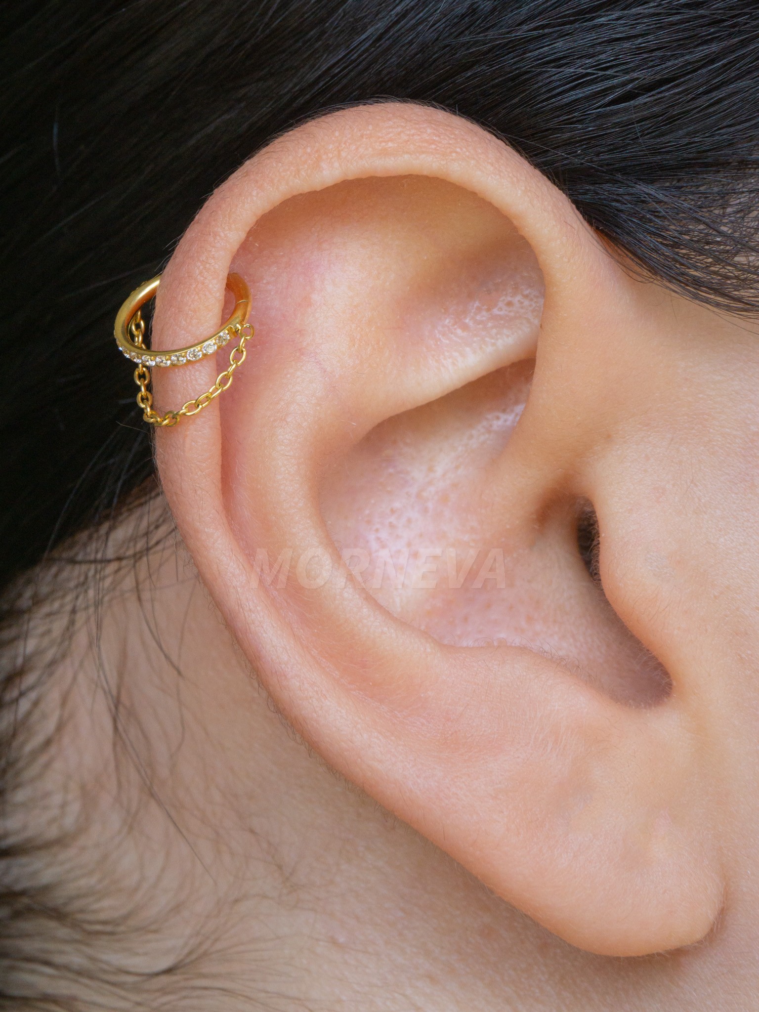 Titanyum Tam Tur Taşlı Halka Tek Sıra Zincir Sallantılı Helix Piercingi (1 Adet)
