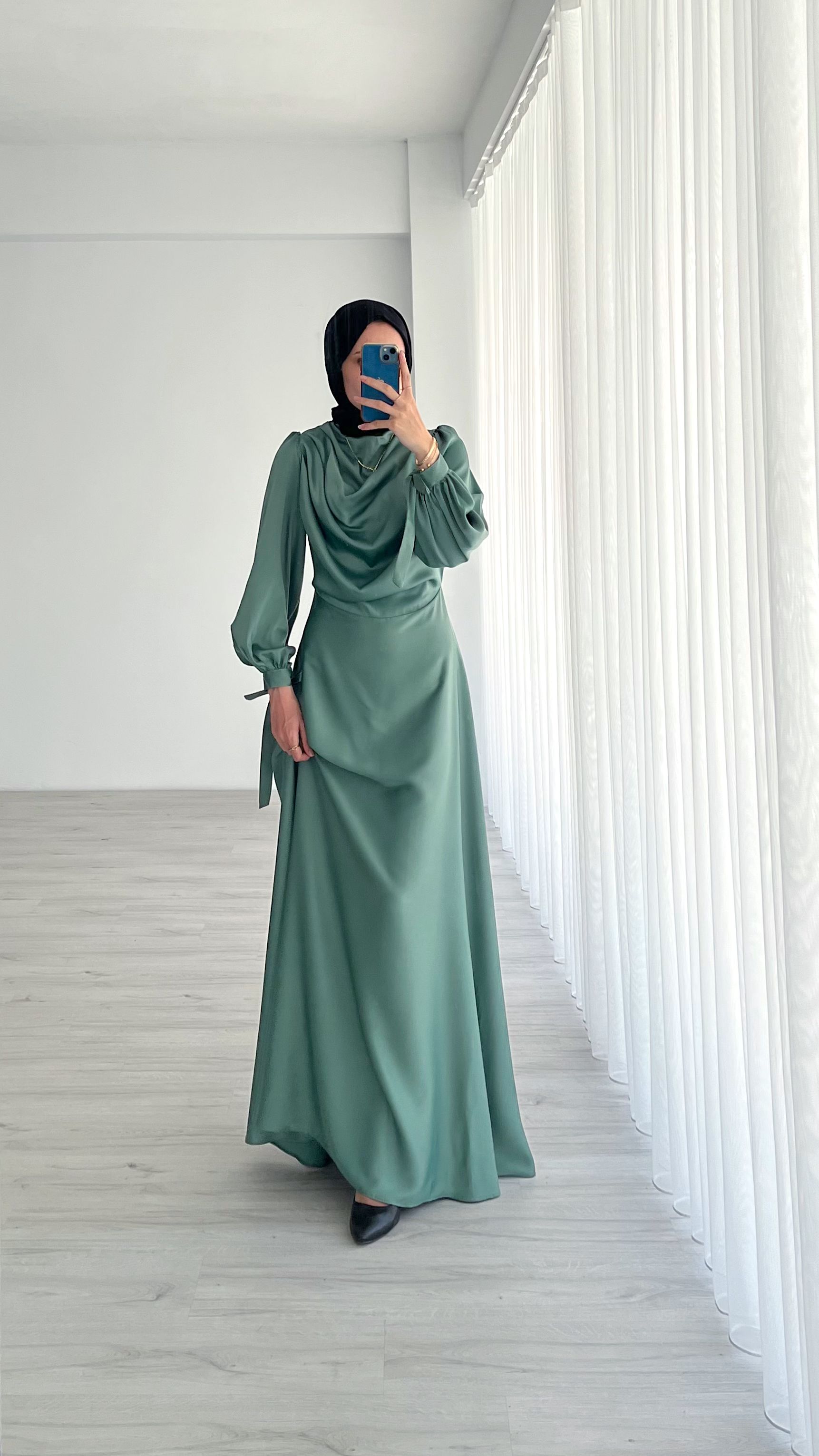 ARMİN SATEN ELBİSE 