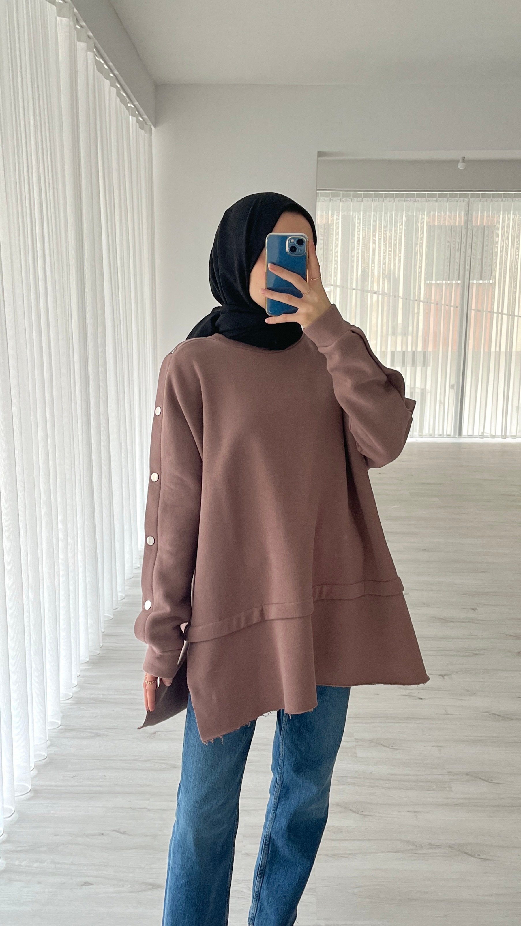 KOLLARI DÜĞME DETAYLI SWEATSHIRT - KAHVE RENGİ