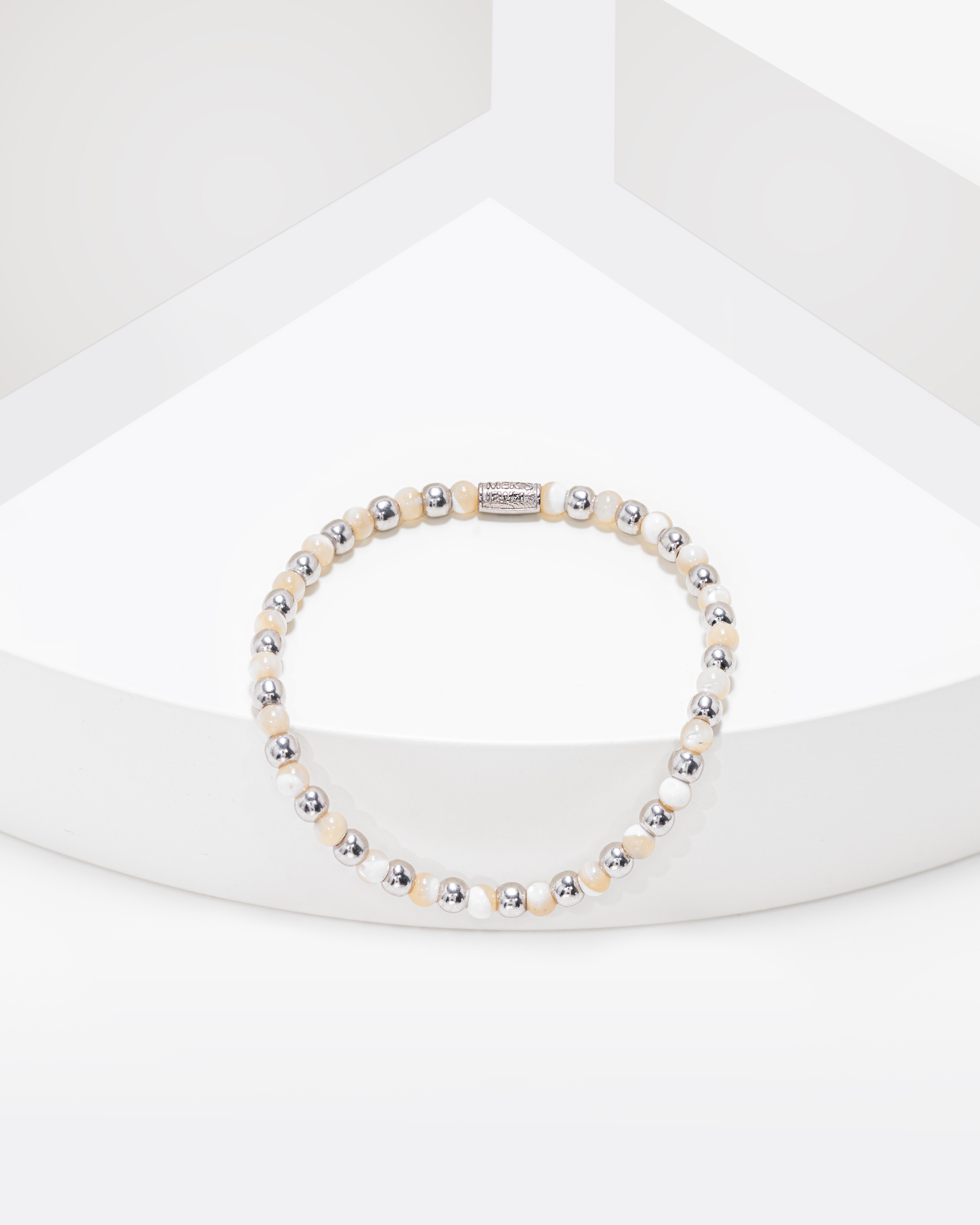 13.4 Carat Mother of Pearl Silver Bracelet - White Gold