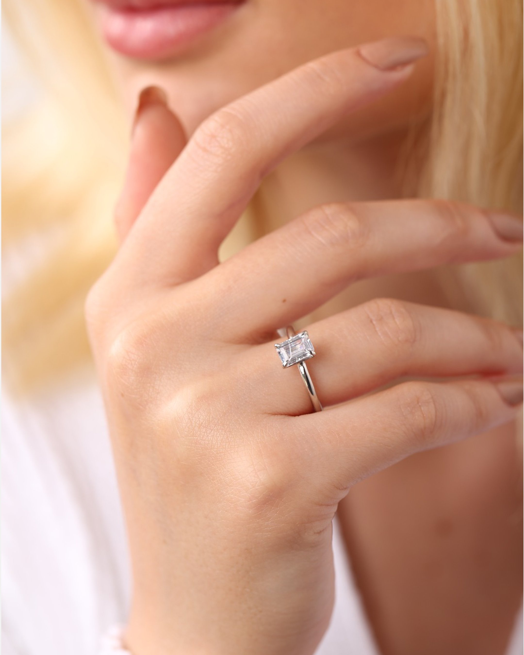 Bague Solitaire en Argent avec Pierre Baguette