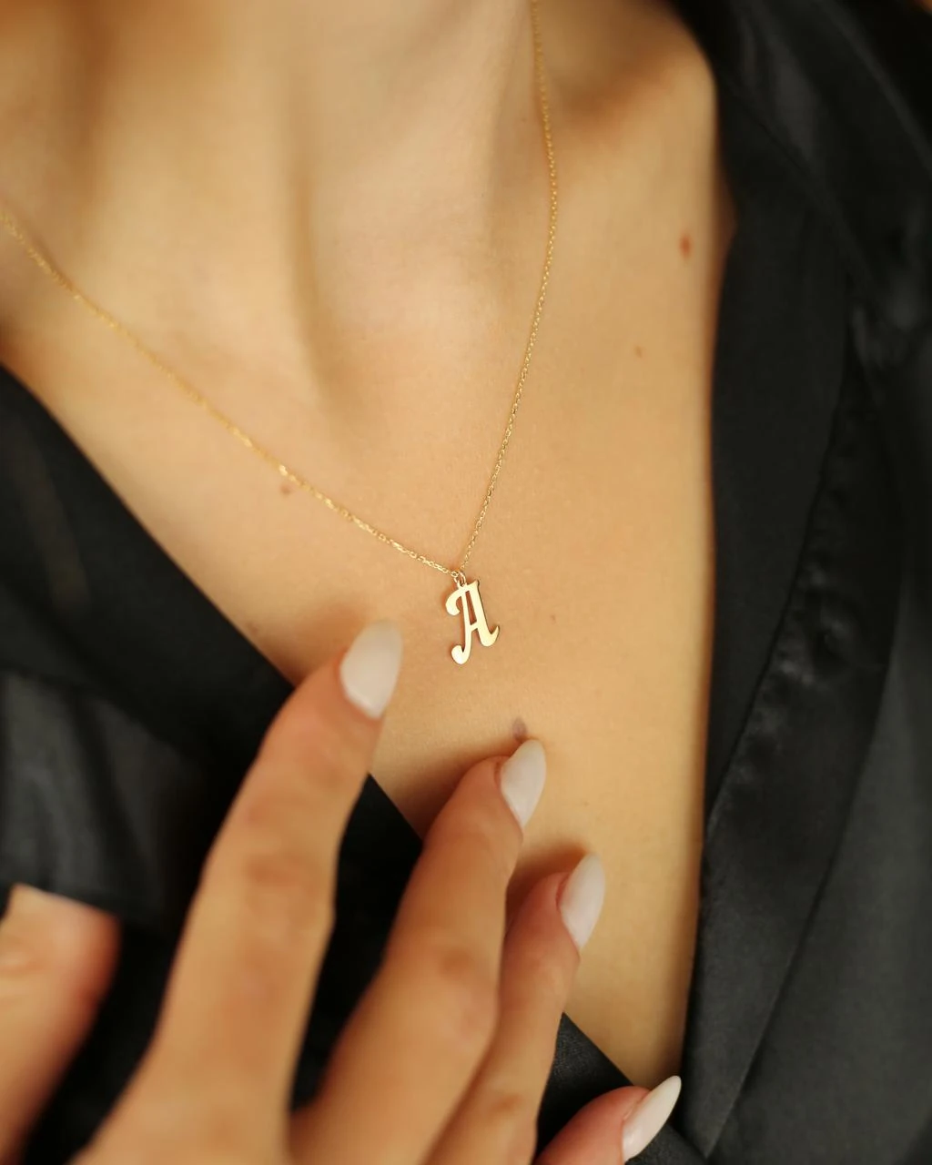14 Ayar Altın Harfli Kolye - Kadın