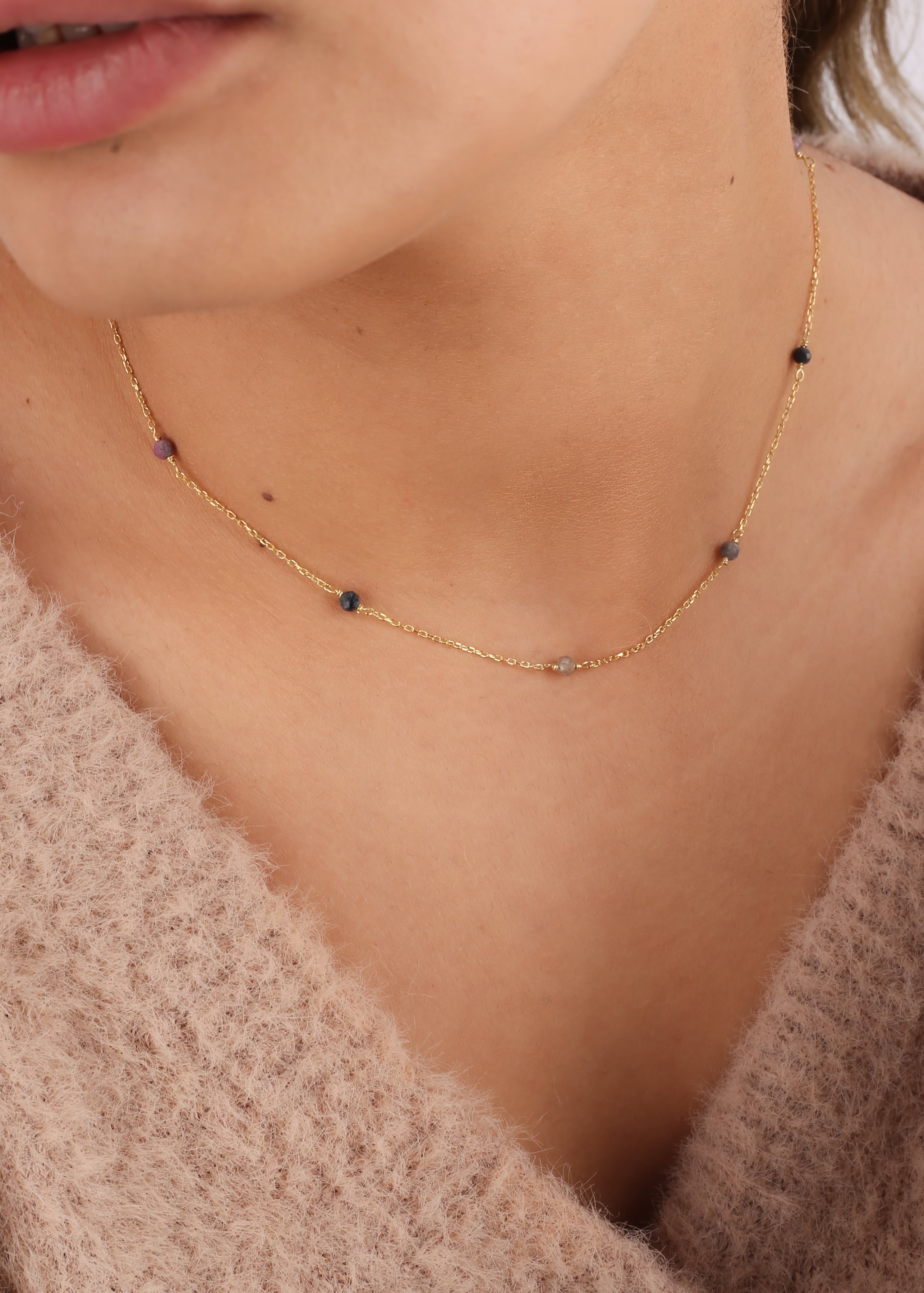 2.5 Carat Multicolor Sapphire Silver Necklace - Gold