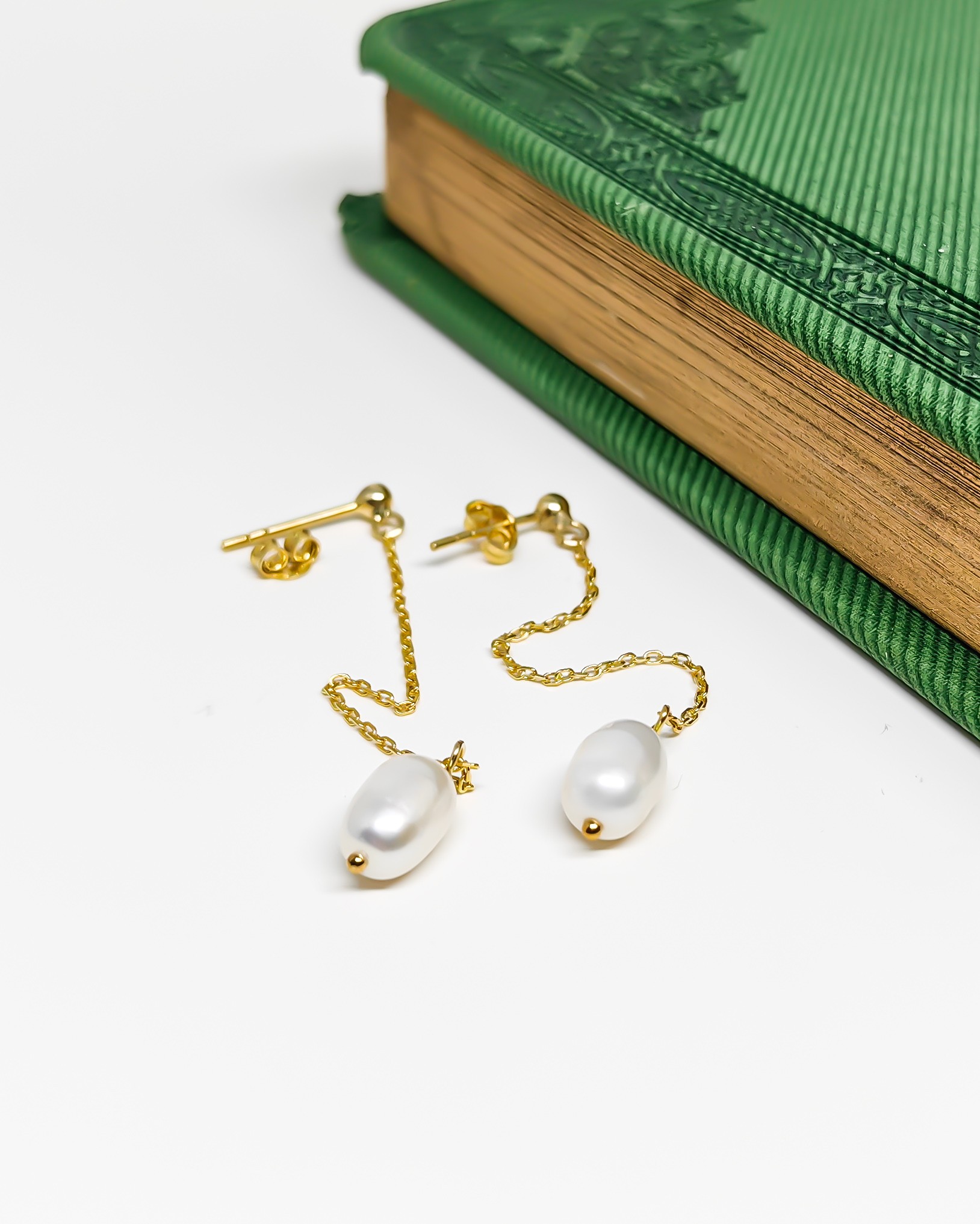 Silver Chain Earrings with Pearl Stones - Gold