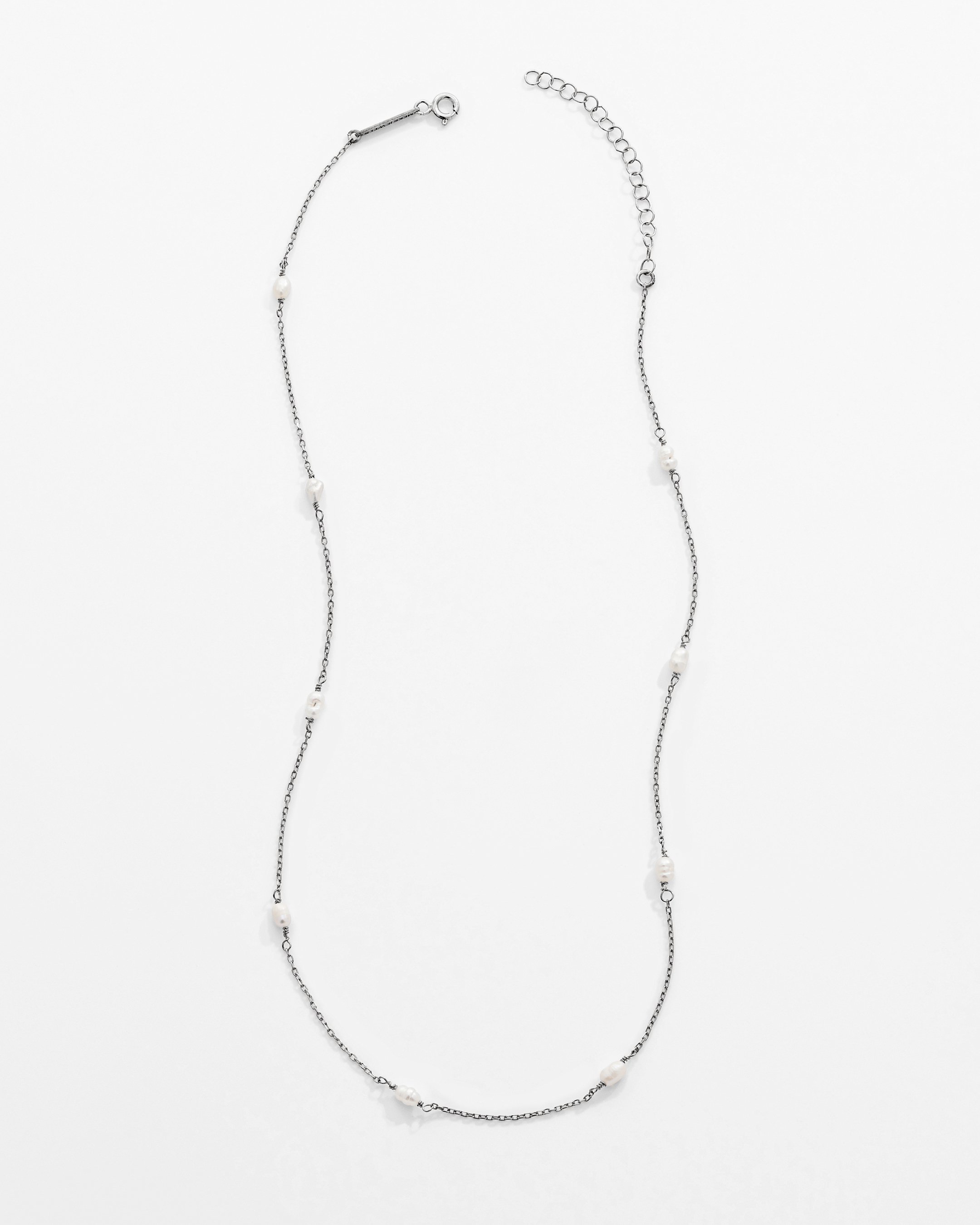 2.8 Collier en argent avec perles naturelles - Or blanc