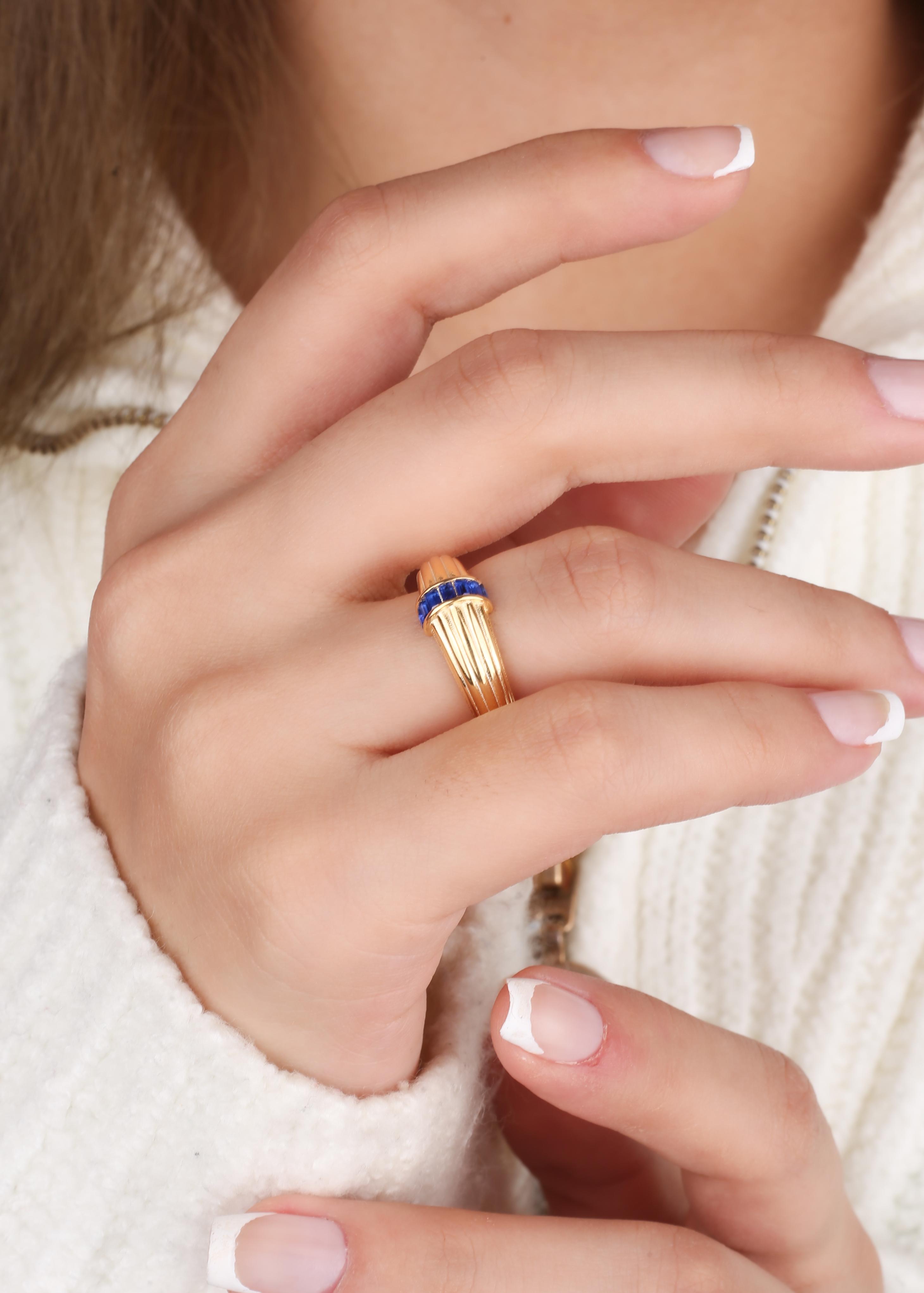 Bague en argent avec pierre baguette bleu marine