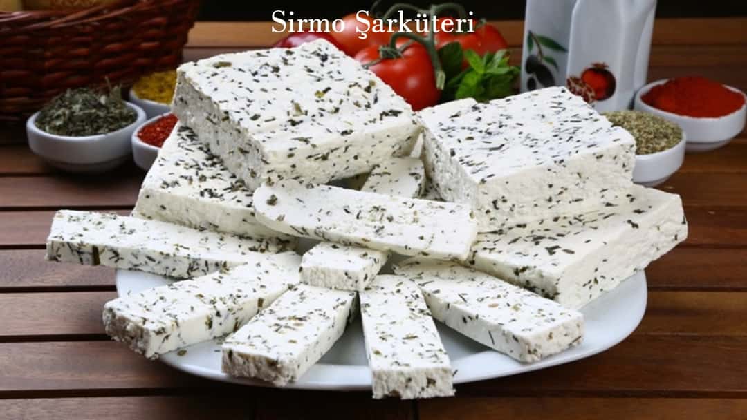 Dilimlenmiş Van Otlu Peyniri