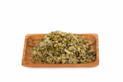 van otlu peynir için doğal sirmo, heliz ve mendik otlarıyla hazırlanmış karışım -sirmoşarküteri