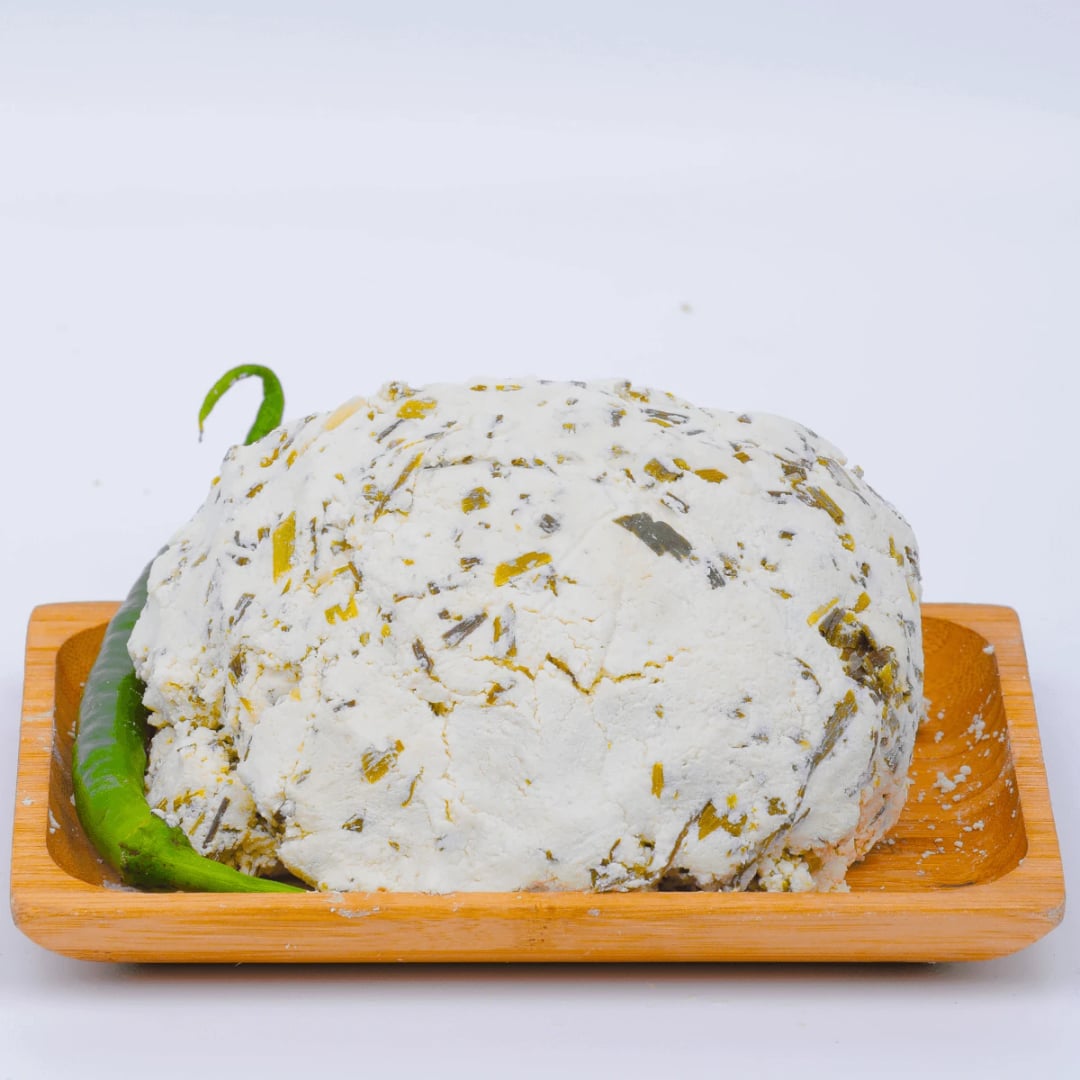 “Doğal aromalı, yöresel lezzetiyle Van Otlu Lor Peyniri – Sirmo Şarküteri kalitesiyle taptaze”