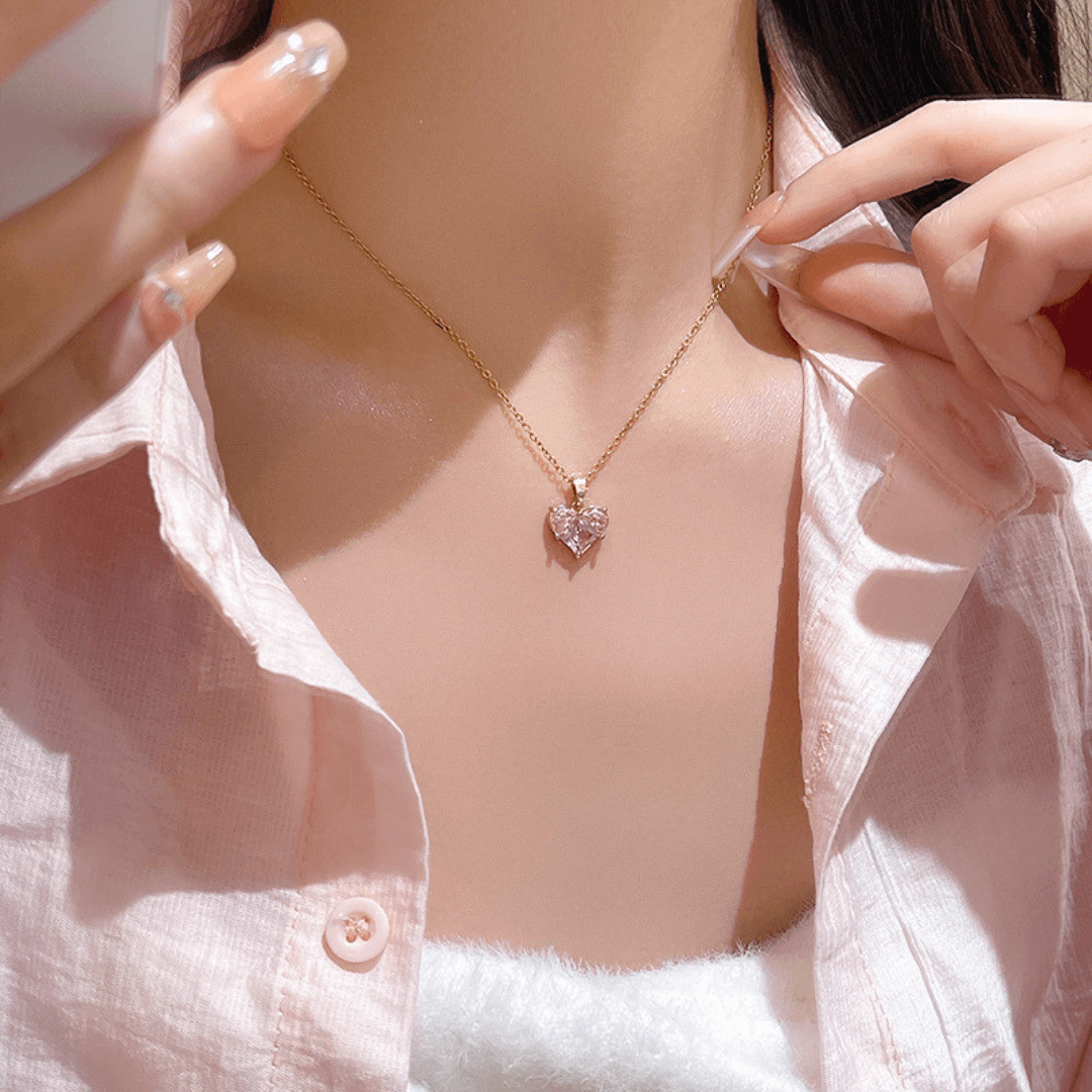 Heart Of Glass  Pembe Zirkon Taş Detaylı Kalp Çelik Kolye
