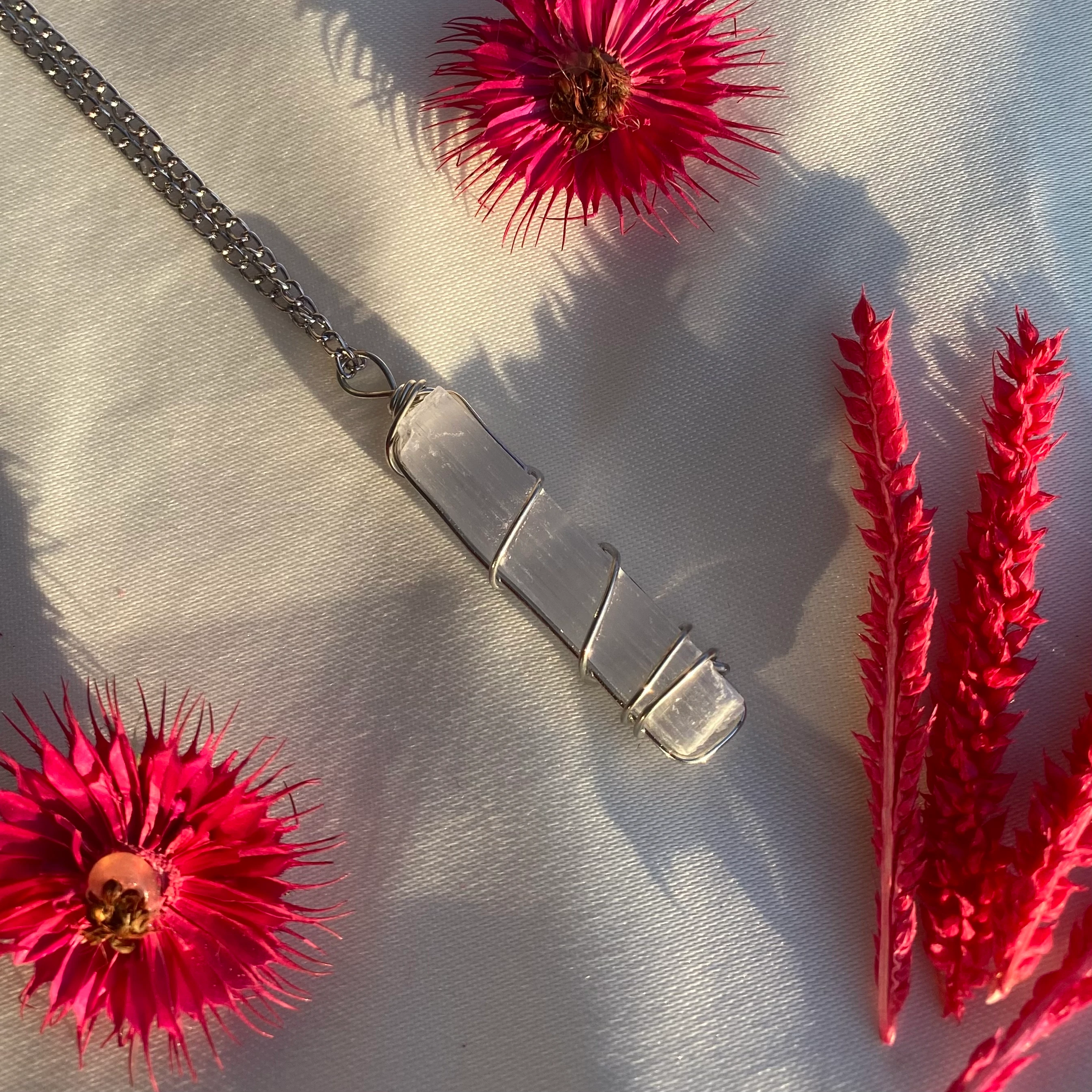 Selenit Daşı Təbii Daşa Bükülmüş Model 