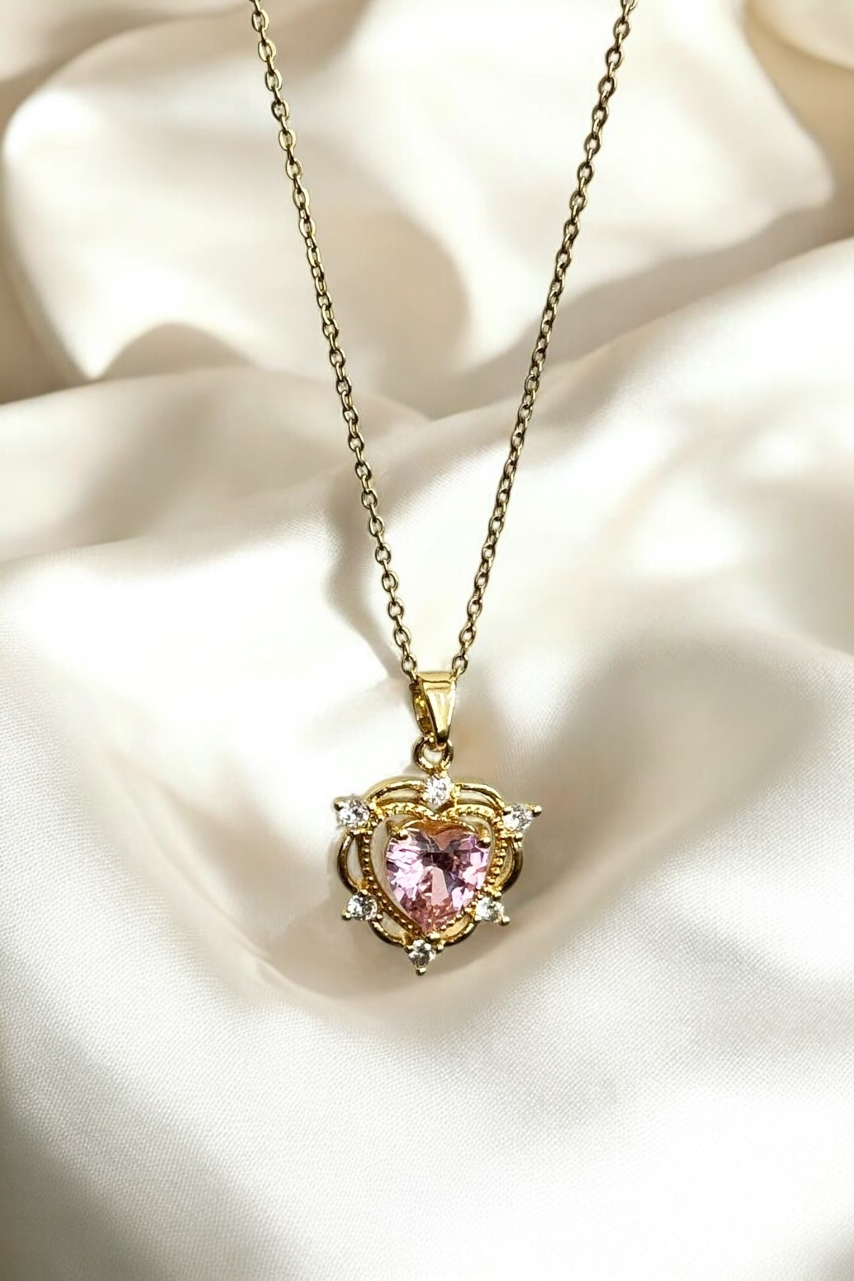 Kalp Figürlü Pembe Zirkon Taşlı Çelik Kolye