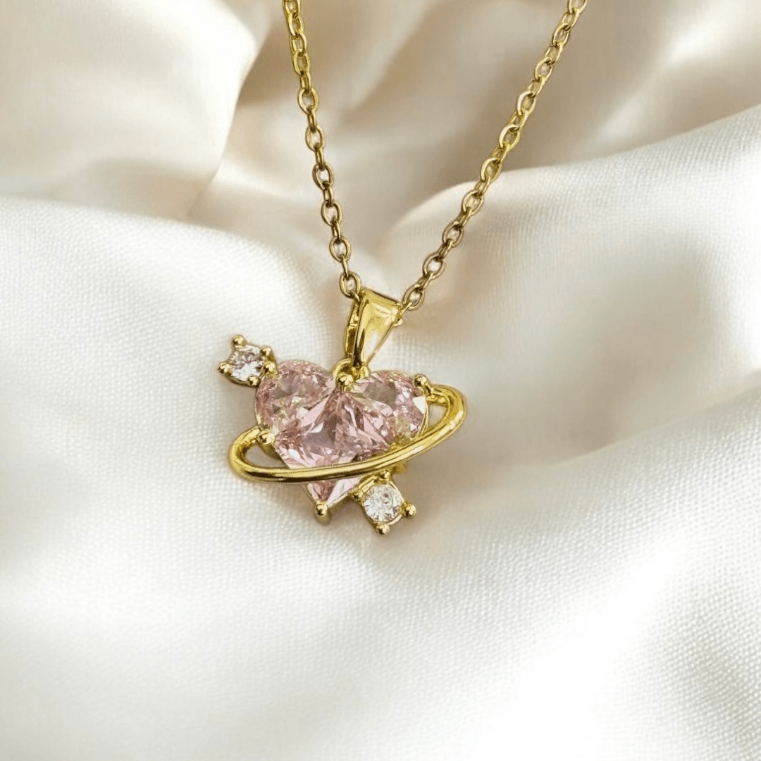 Pembe Zirkon Taşlı Satürn Kalp Çelik Kolye
