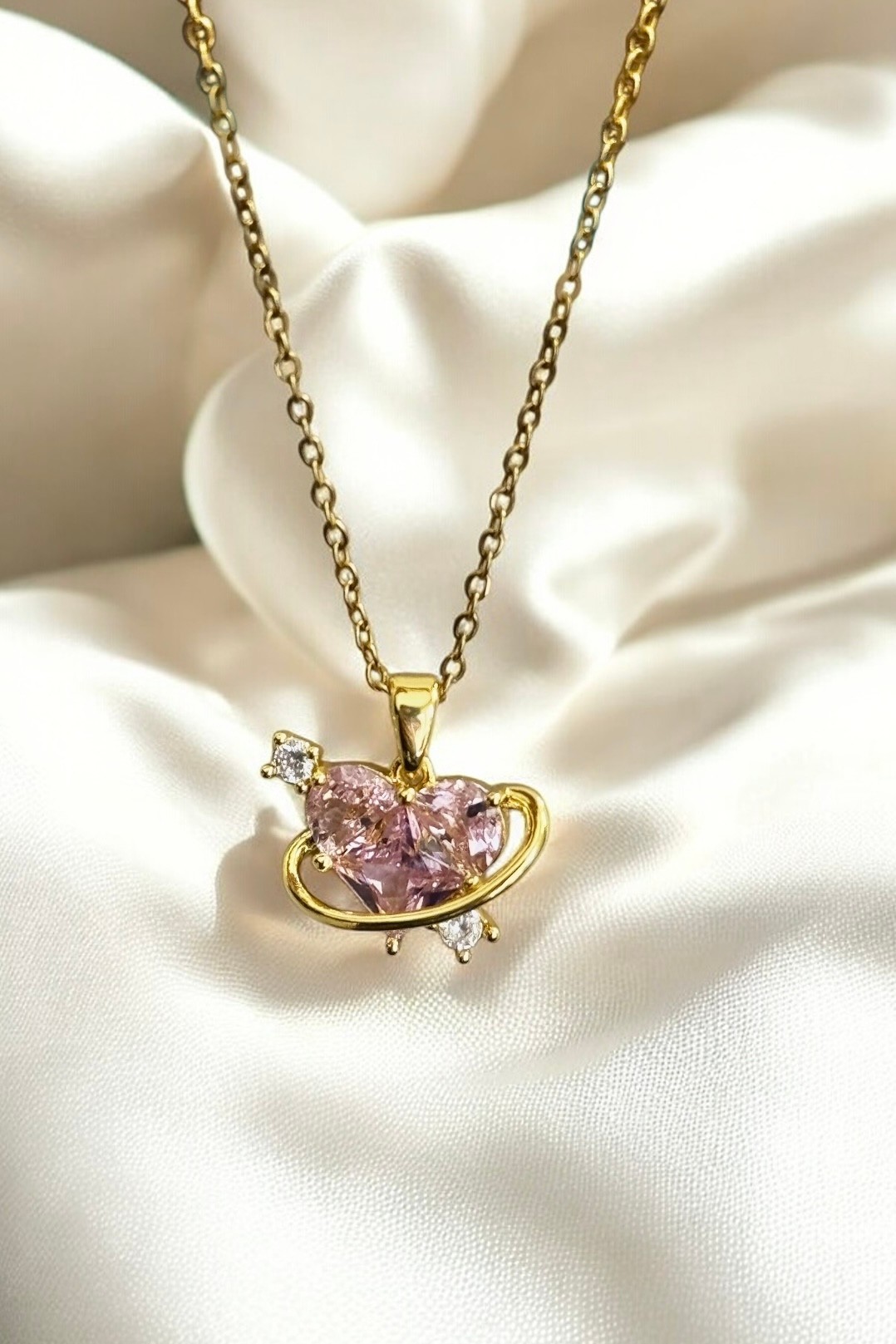 Pembe Zirkon Taşlı Satürn Kalp Çelik Kolye