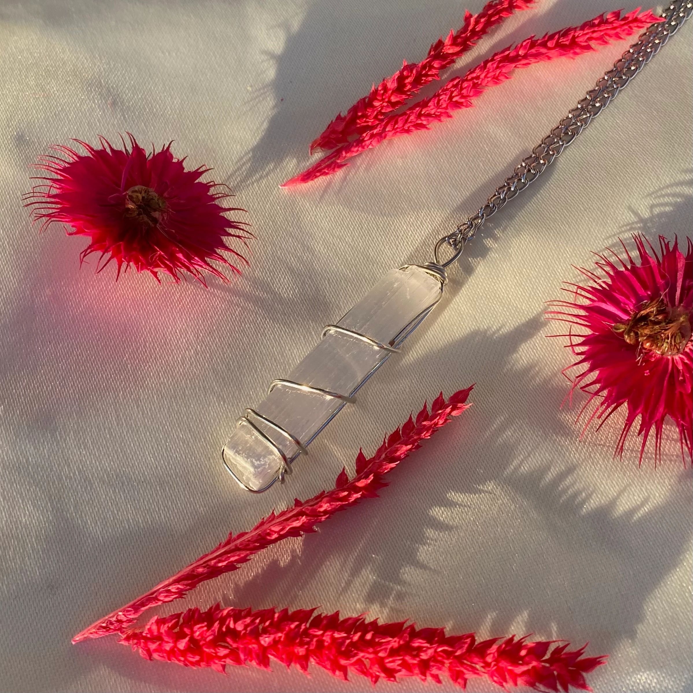 Selenit Daşı Təbii Daşa Bükülmüş Model 