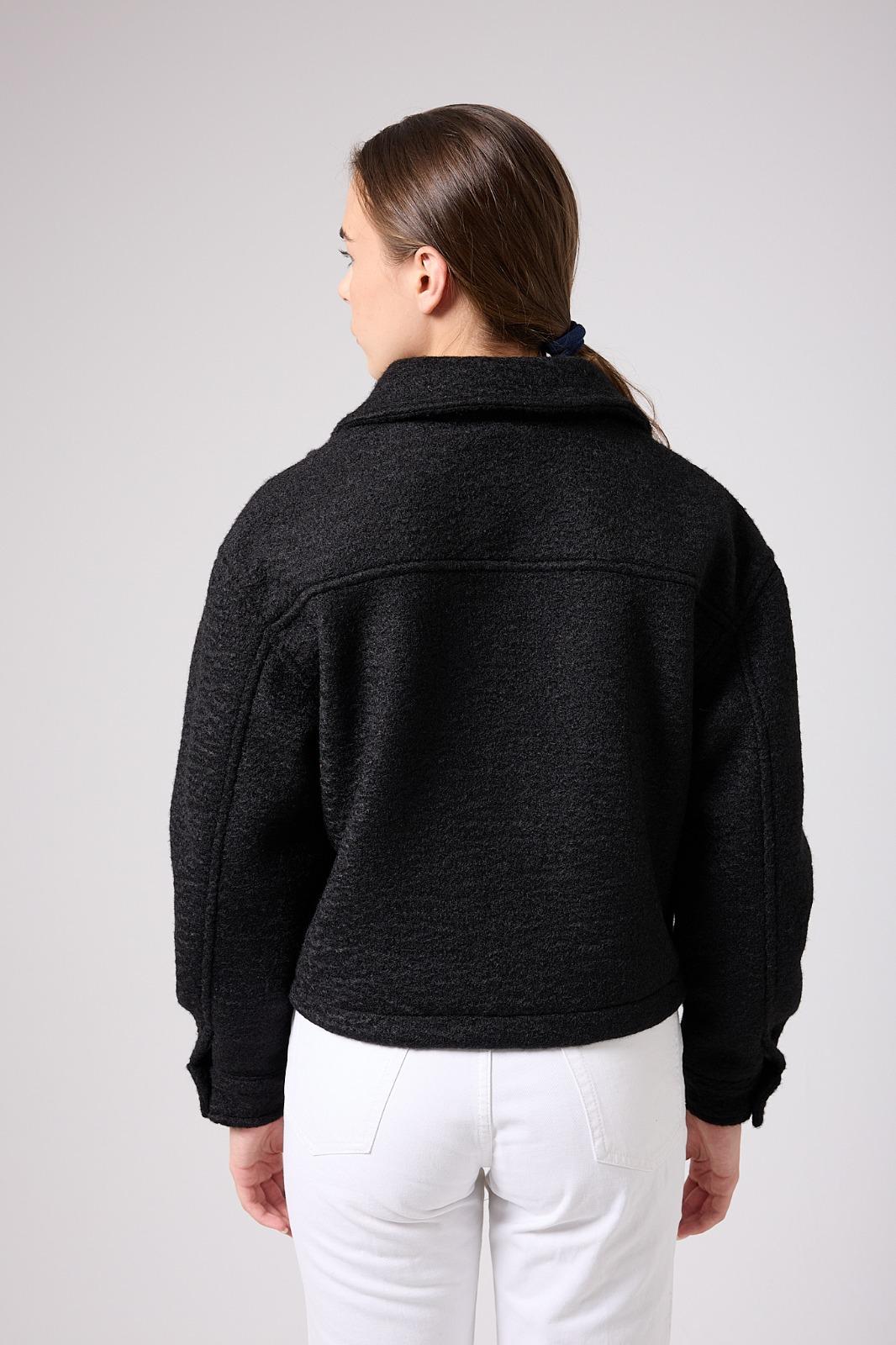 ASTARLI ÇİFT CEPLİ KAŞE CEKET