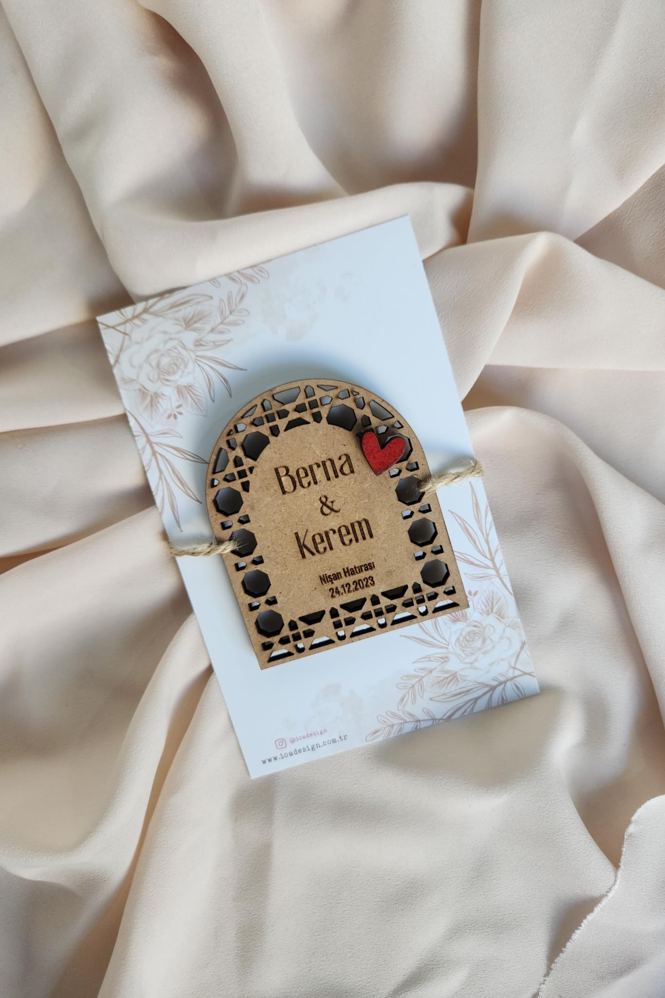 Ahşap Nişan-Düğün Hediyelik Magnet - Model 02 (20'li Set)
