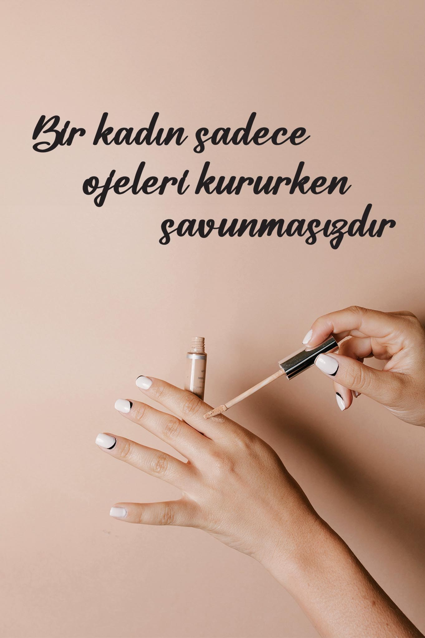 Ahşap Dekoratif Duvar Yazısı Kuaför/Nailart - Bir Kadın Sadece Ojeleri...