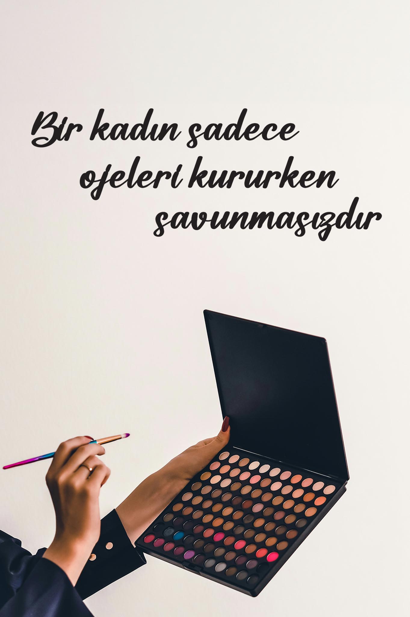 Ahşap Dekoratif Duvar Yazısı Kuaför/Nailart - Bir Kadın Sadece Ojeleri...