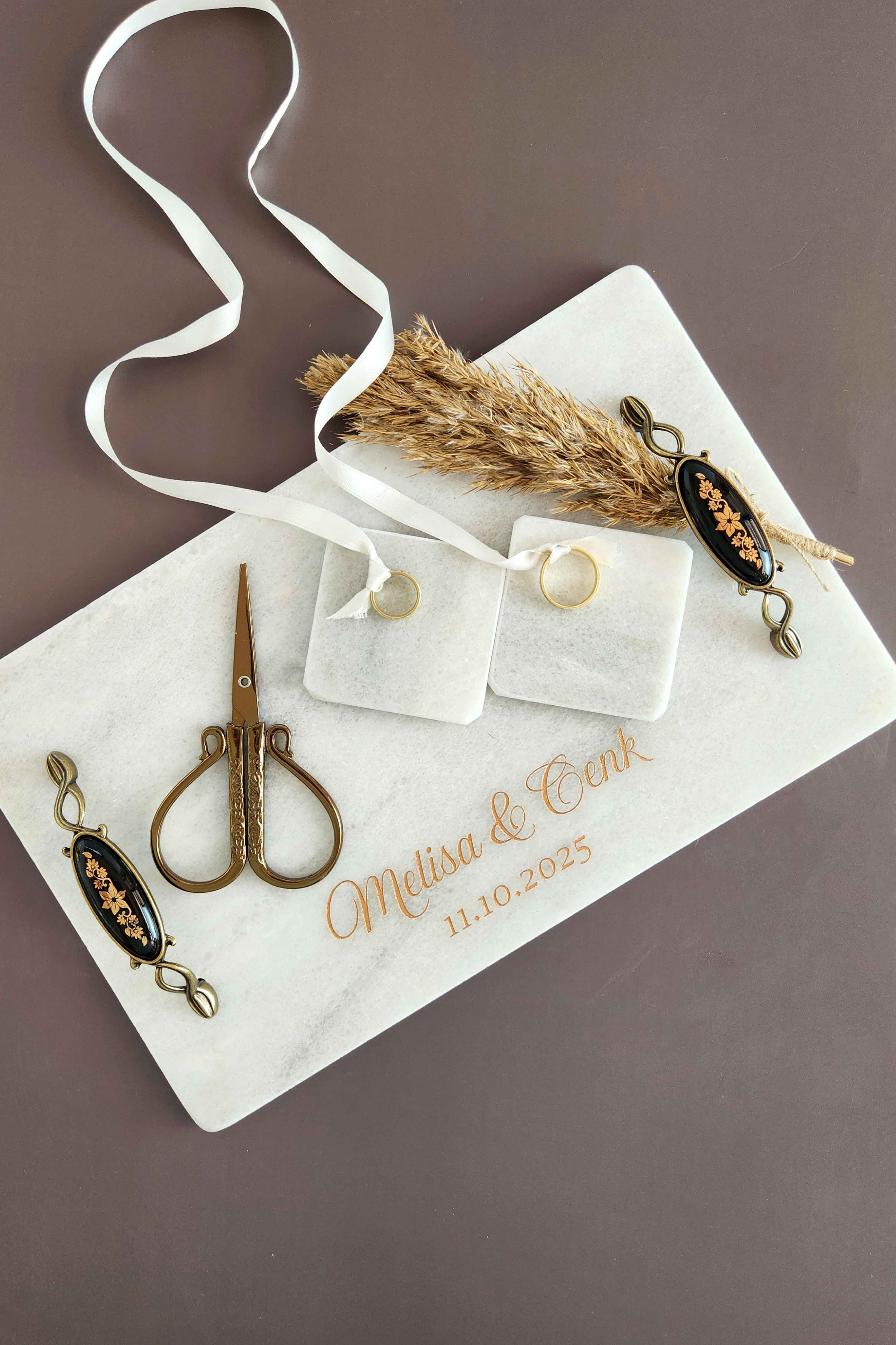 YASEMİN Mermer Söz / Nişan Tepsisi - Siyah Porselen Kulplu