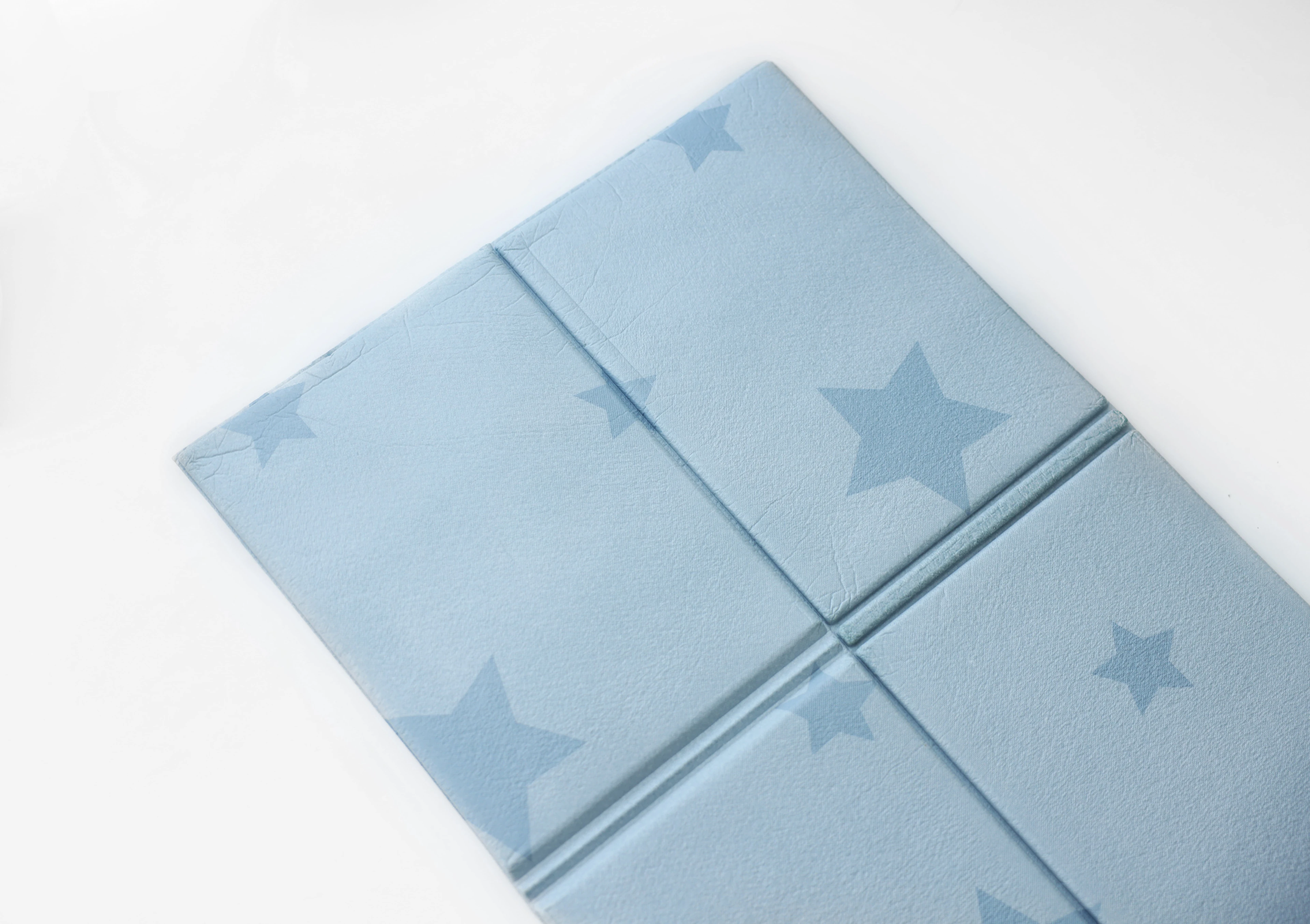 Katlanabilir Alt Değiştirme Matı – 70×50 cm | Taşınabilir, Su Geçirmez, Hijyenik Bebek Bakım Matı