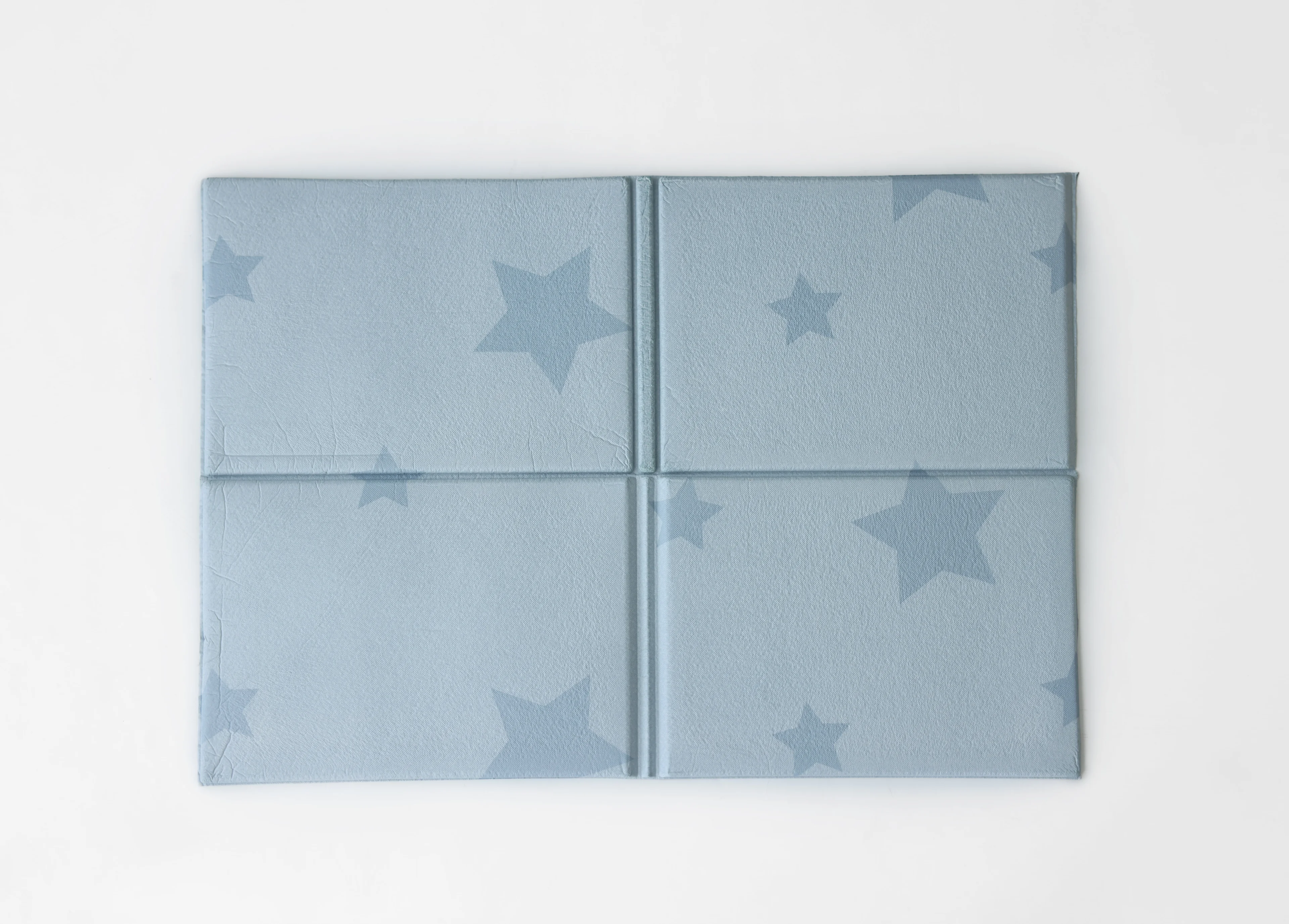 Katlanabilir Alt Değiştirme Matı – 70×50 cm | Taşınabilir, Su Geçirmez, Hijyenik Bebek Bakım Matı