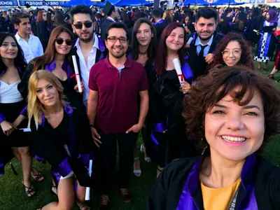 Şen Ola Mezuniyet Şen Ola, Akdeniz Üniversitesi, Antalya.