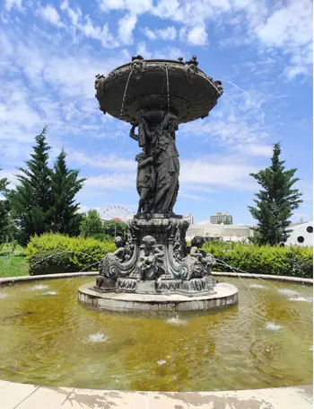 Su Perileri Heykeli, Cer Modern, Ankara.