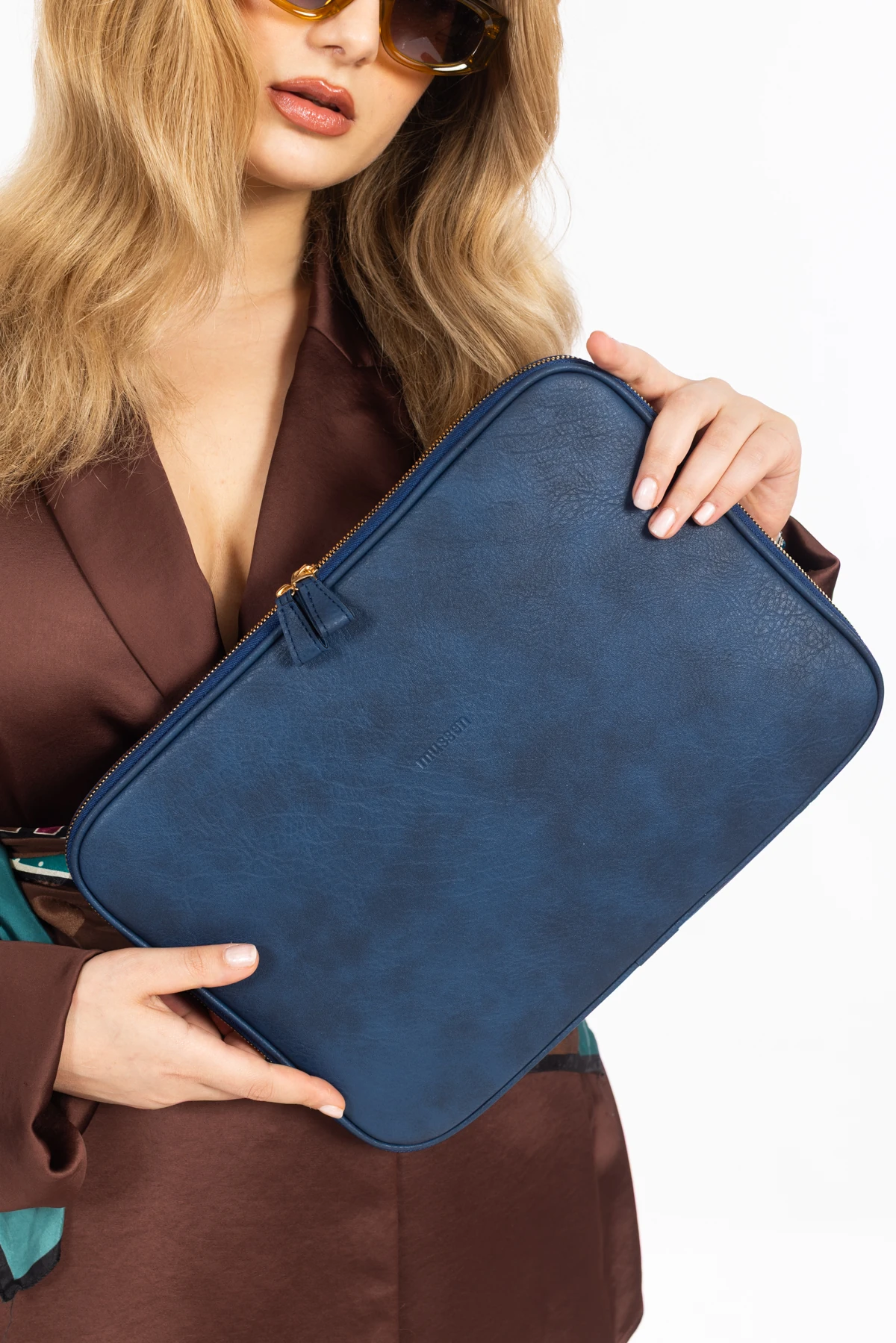 Mussen Laptop & Evrak Kılıfı Macbook Air Pro 13 - 14 inç - Lacivert Raven