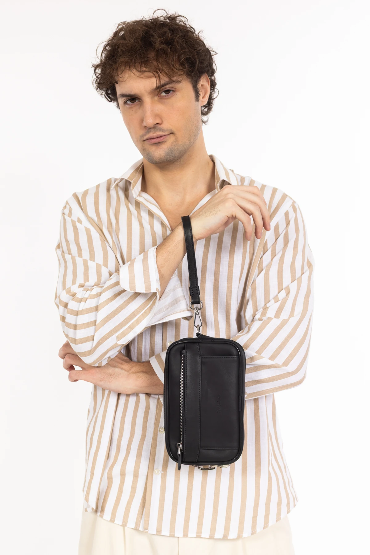 Mussen Monarque Hakiki Dana Derisi Erkek Kilitli El Portföy Çantası – 3 Cepli, Fermuarlı (21x12x6 cm)