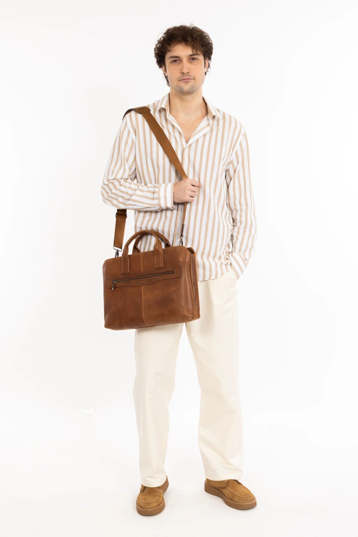 Mussen Grandora %100 Hakiki Deri 15.6 inç Laptop Evrak Çantası – 3 Bölmeli, Havuz Fermuarlı - Grandora Taba Asfalt