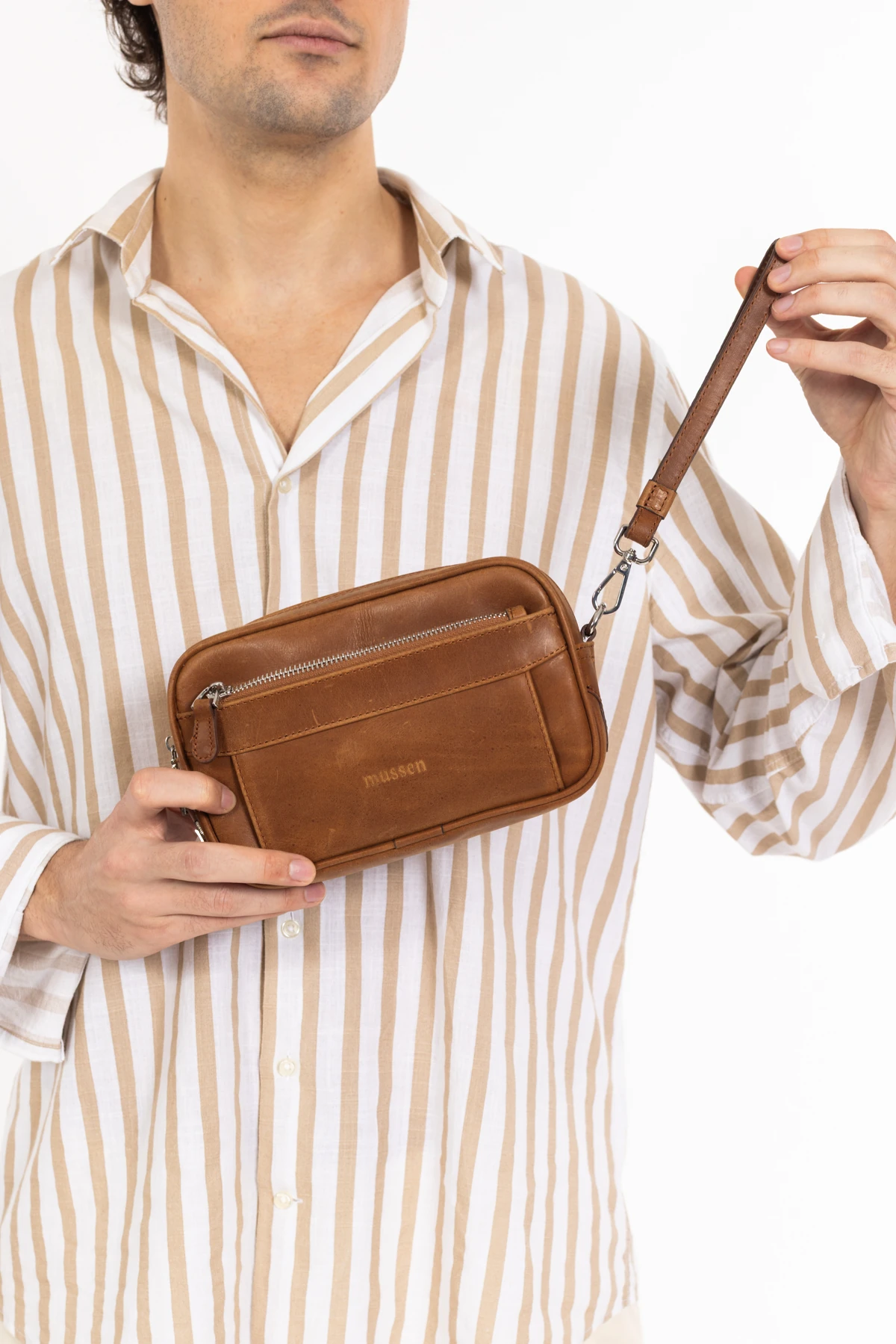 Mussen Monarque Hakiki Dana Derisi Erkek Kilitli El Portföy Çantası – 3 Cepli, Fermuarlı (21x12x6 cm) - Monarque Taba Asfalt