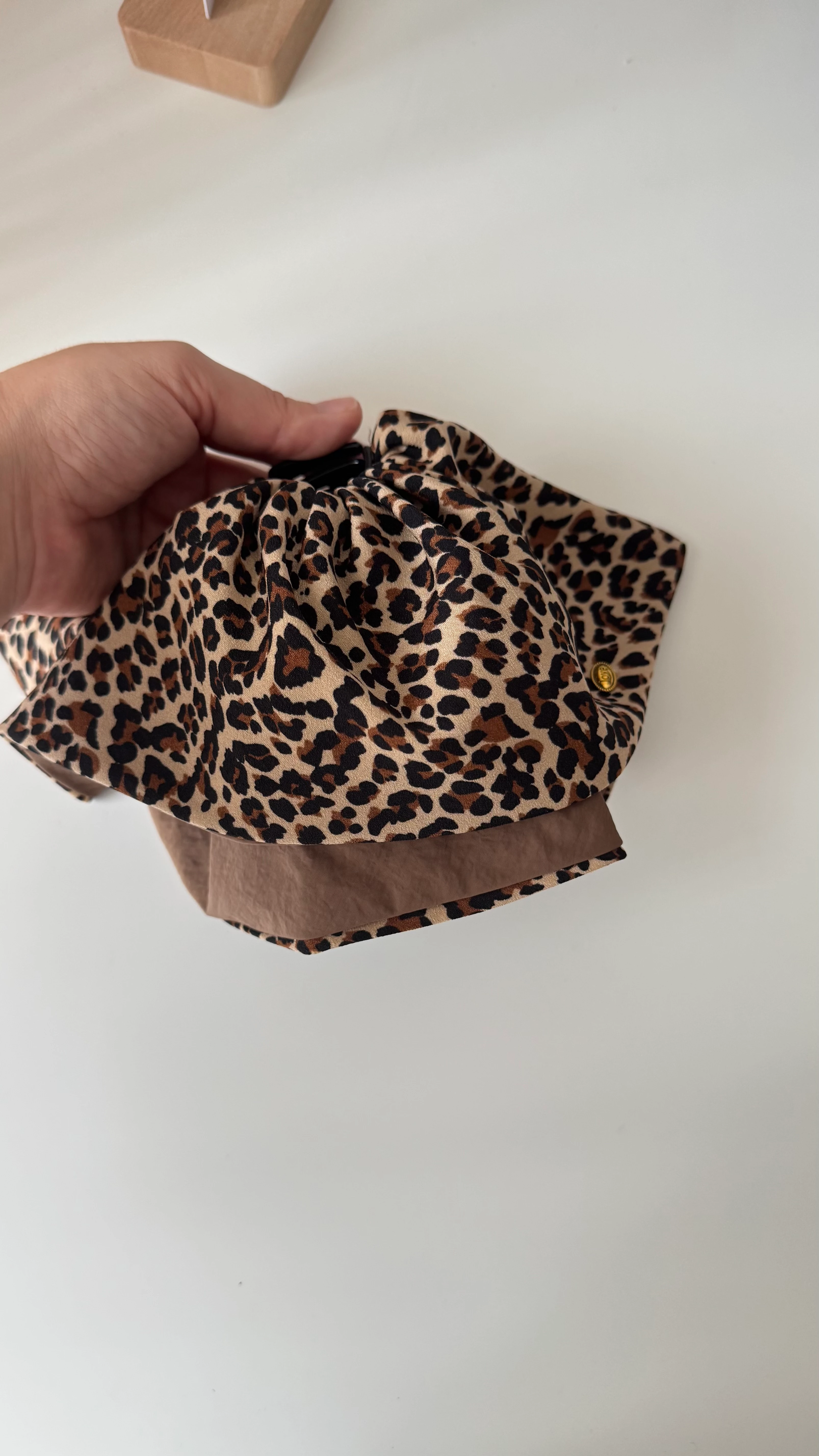 Vintage Leopar Kat Pileli Kıstırmalı Toka