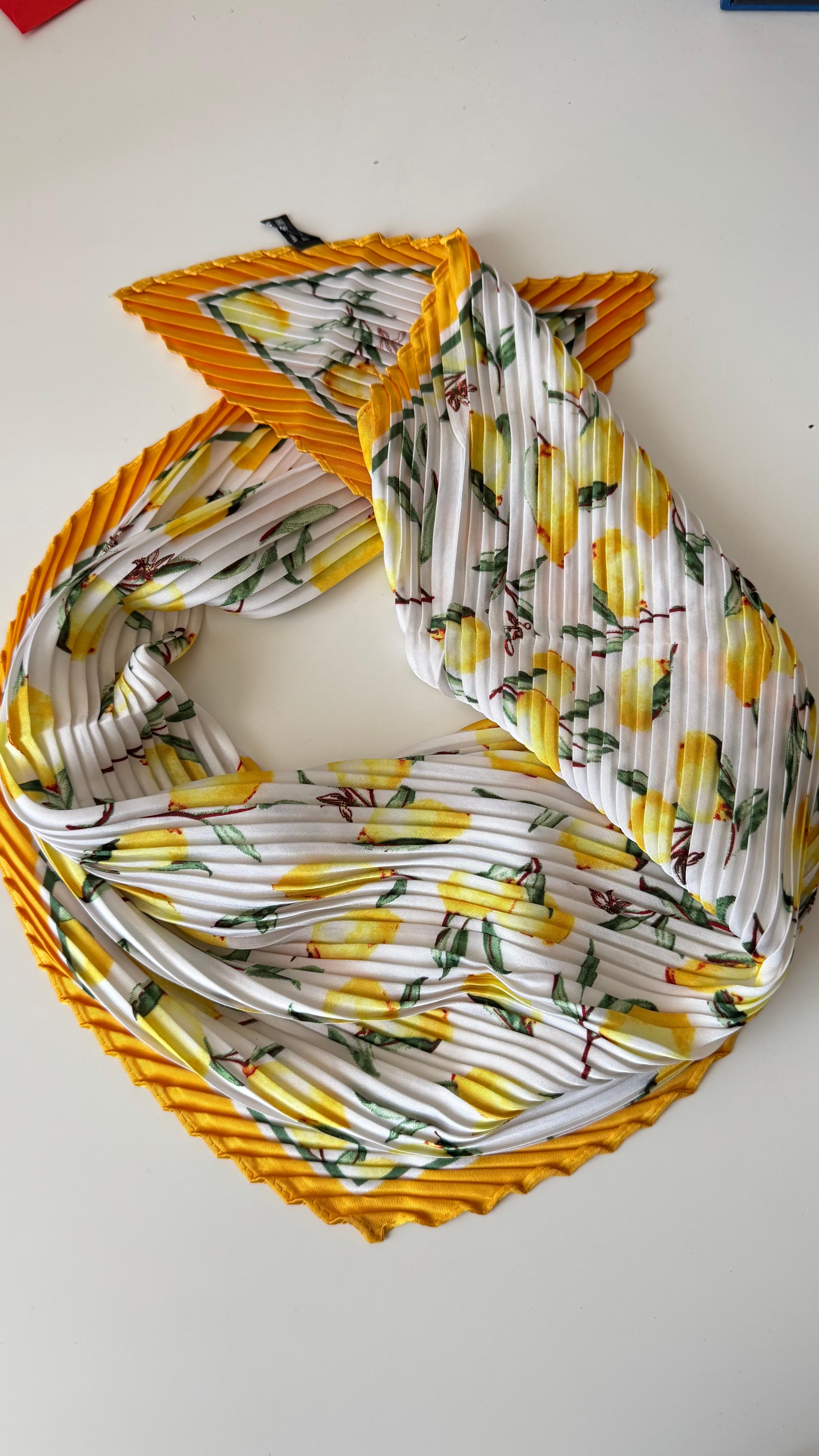70x70 Pileli Limon Detay Fular
