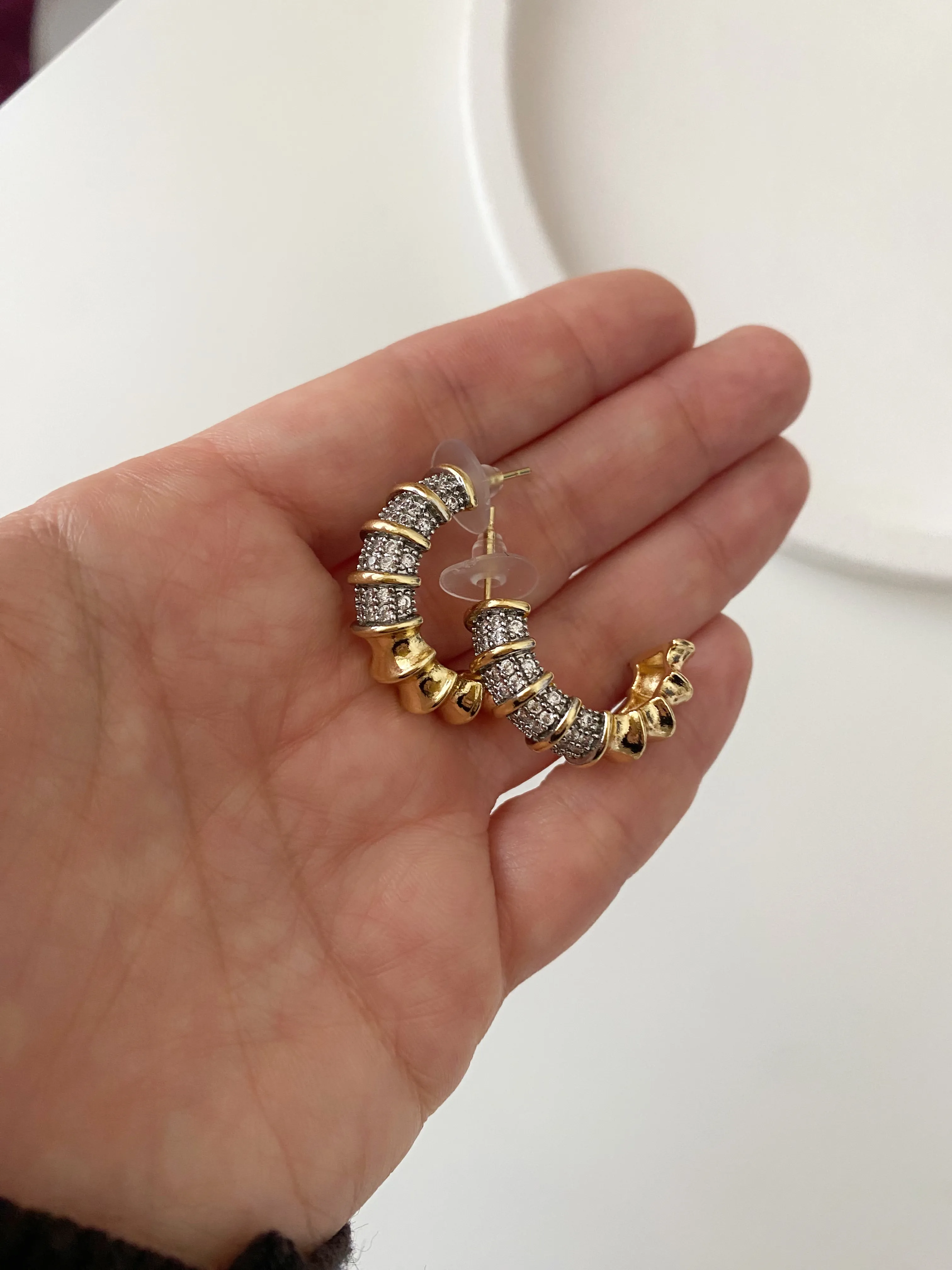 Zirkon Taşlı Yarım Halka Küpe