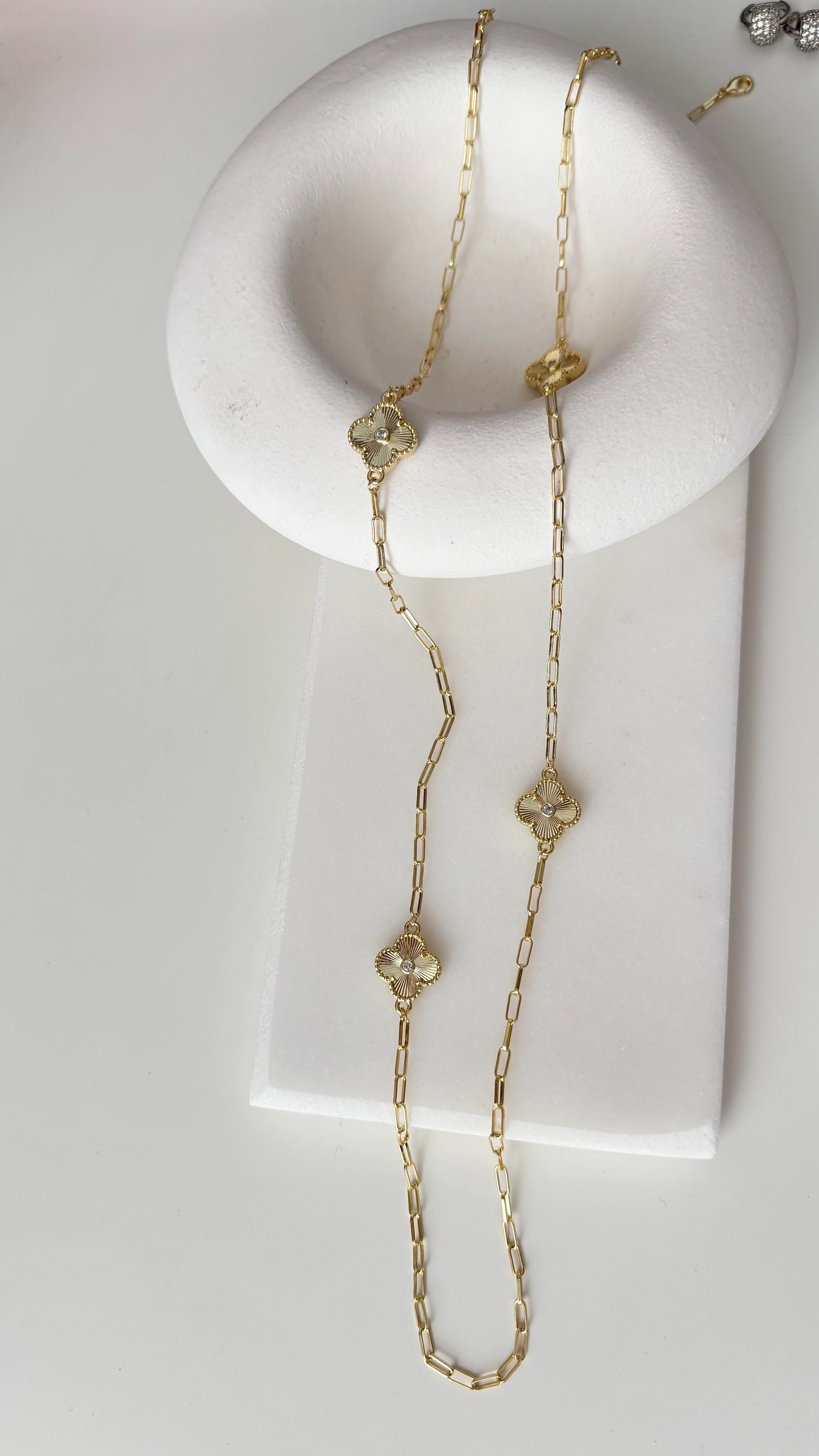 Özel Seri Uzun Lazer Yonca Kolye