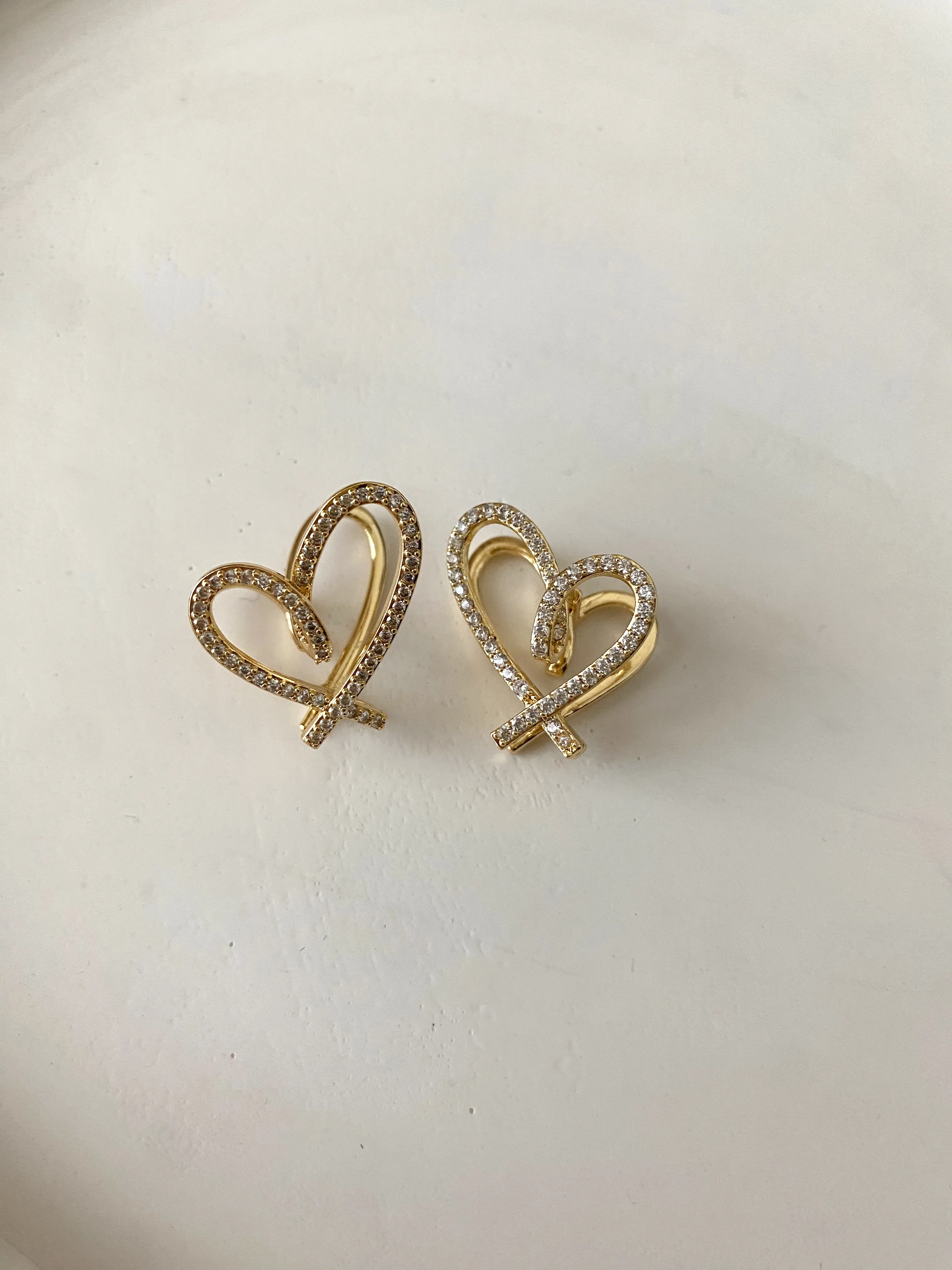 Zirkon Taşlı Asimetrik Kalp Küpe