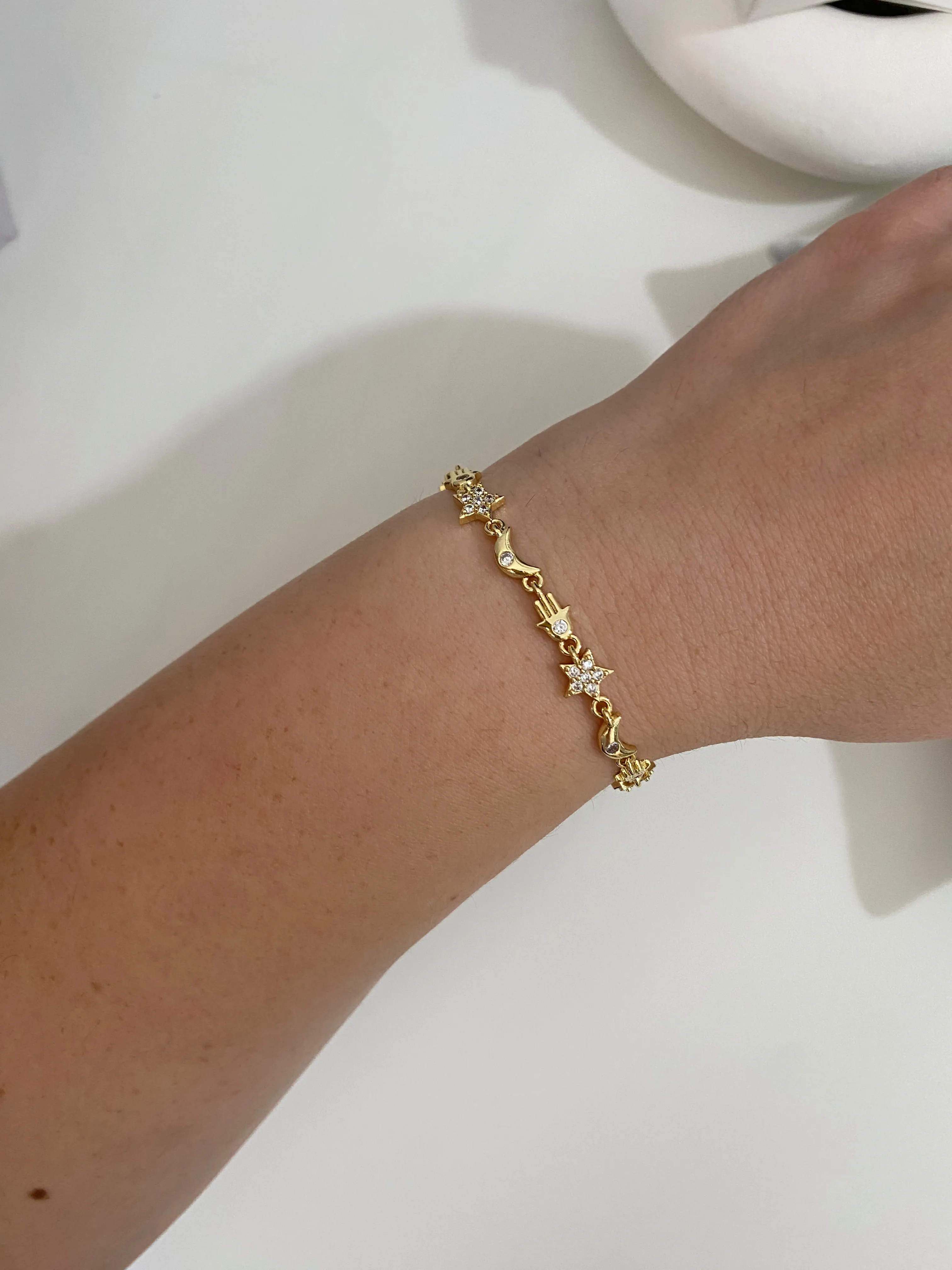 Kuyum İşçilikli Taşlı Figür Bileklik 