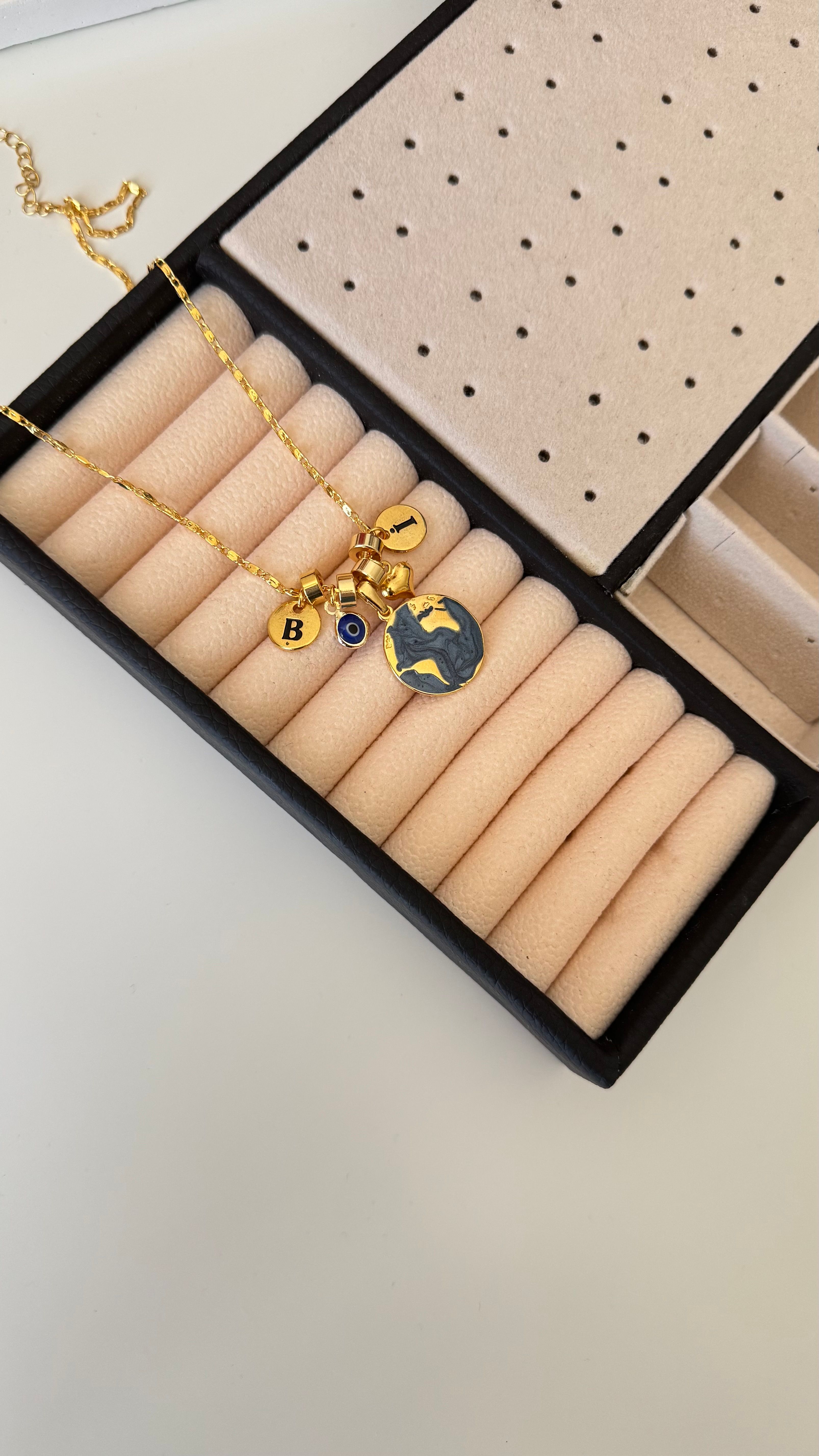 Dünya Hareketli Charm Kolye