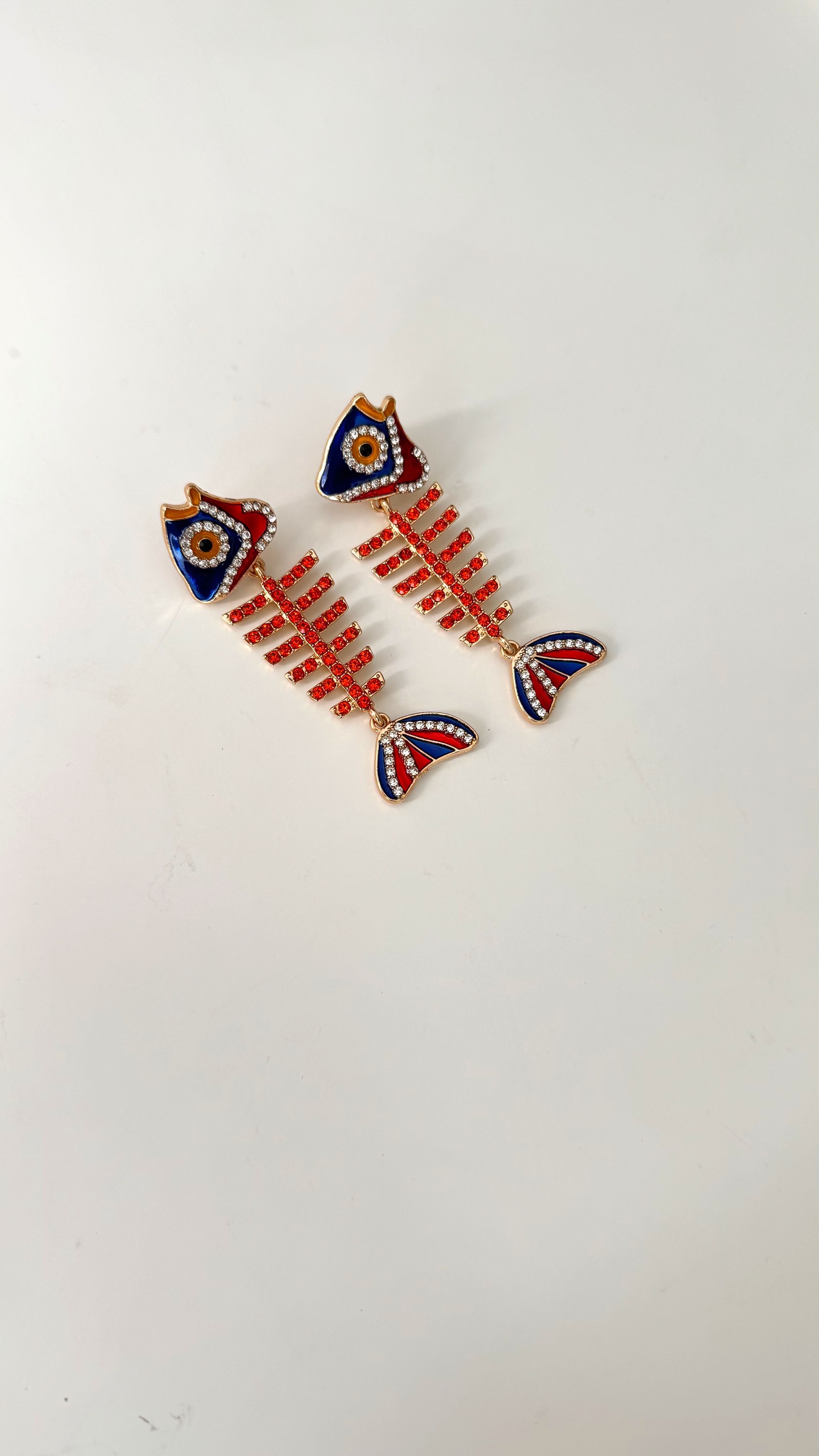 Zirkon Taşlı Kılçık Sallantılı Balık Küpe