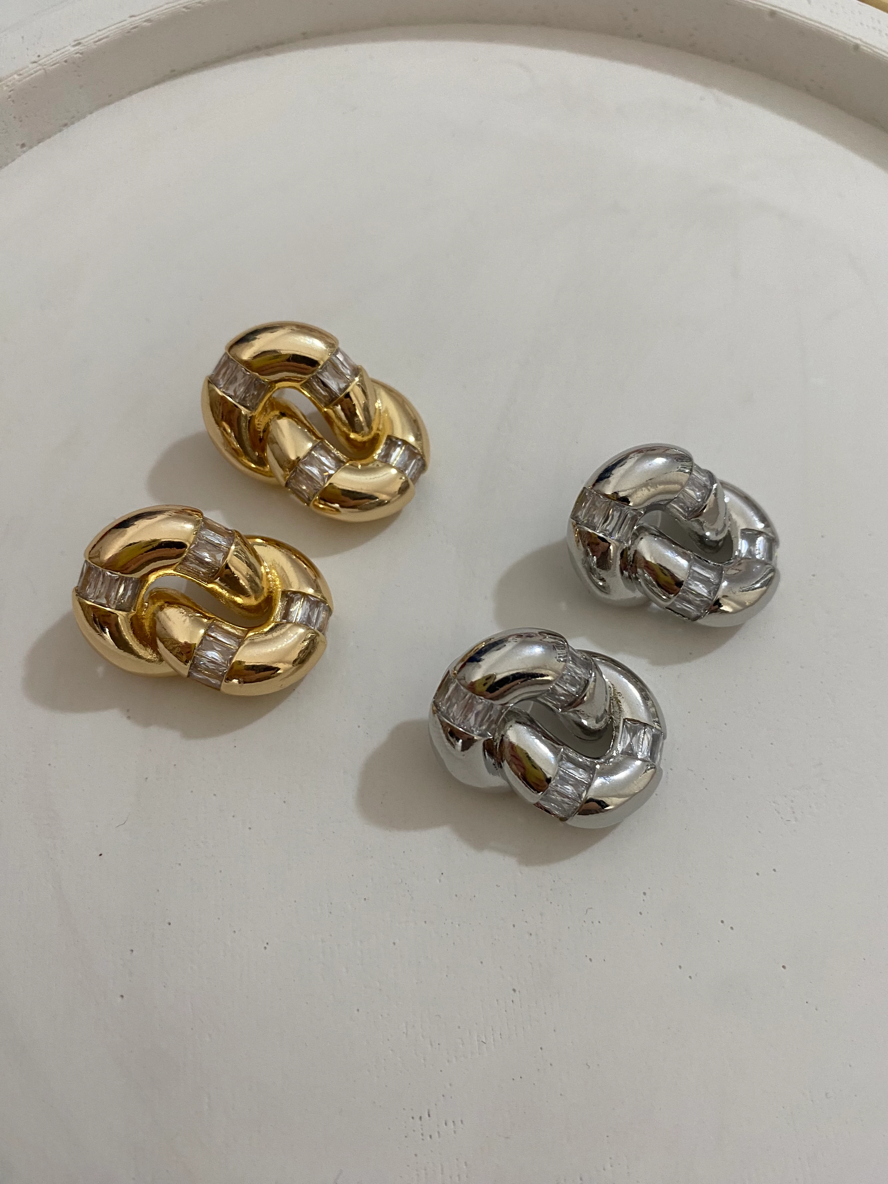 Özel Seri Düğüm Küpe