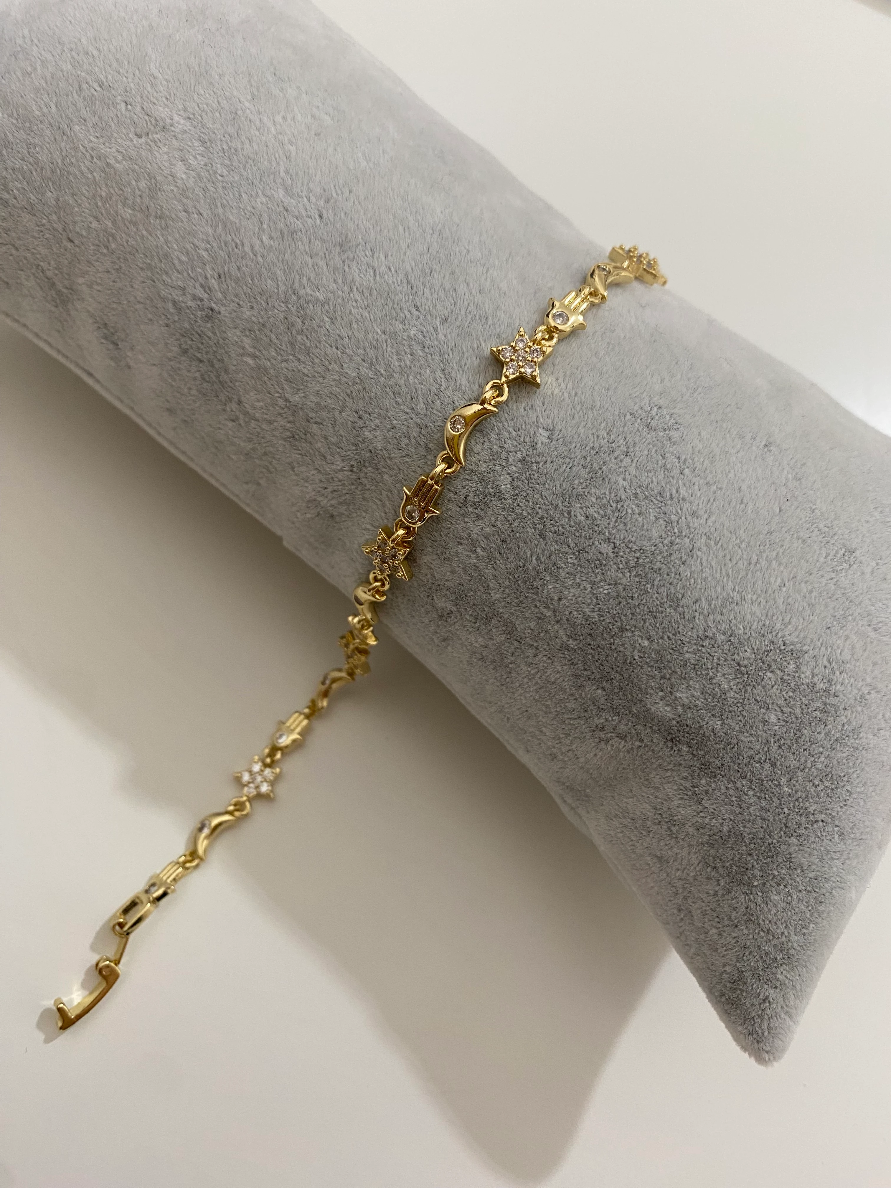 Kuyum İşçilikli Taşlı Figür Bileklik 