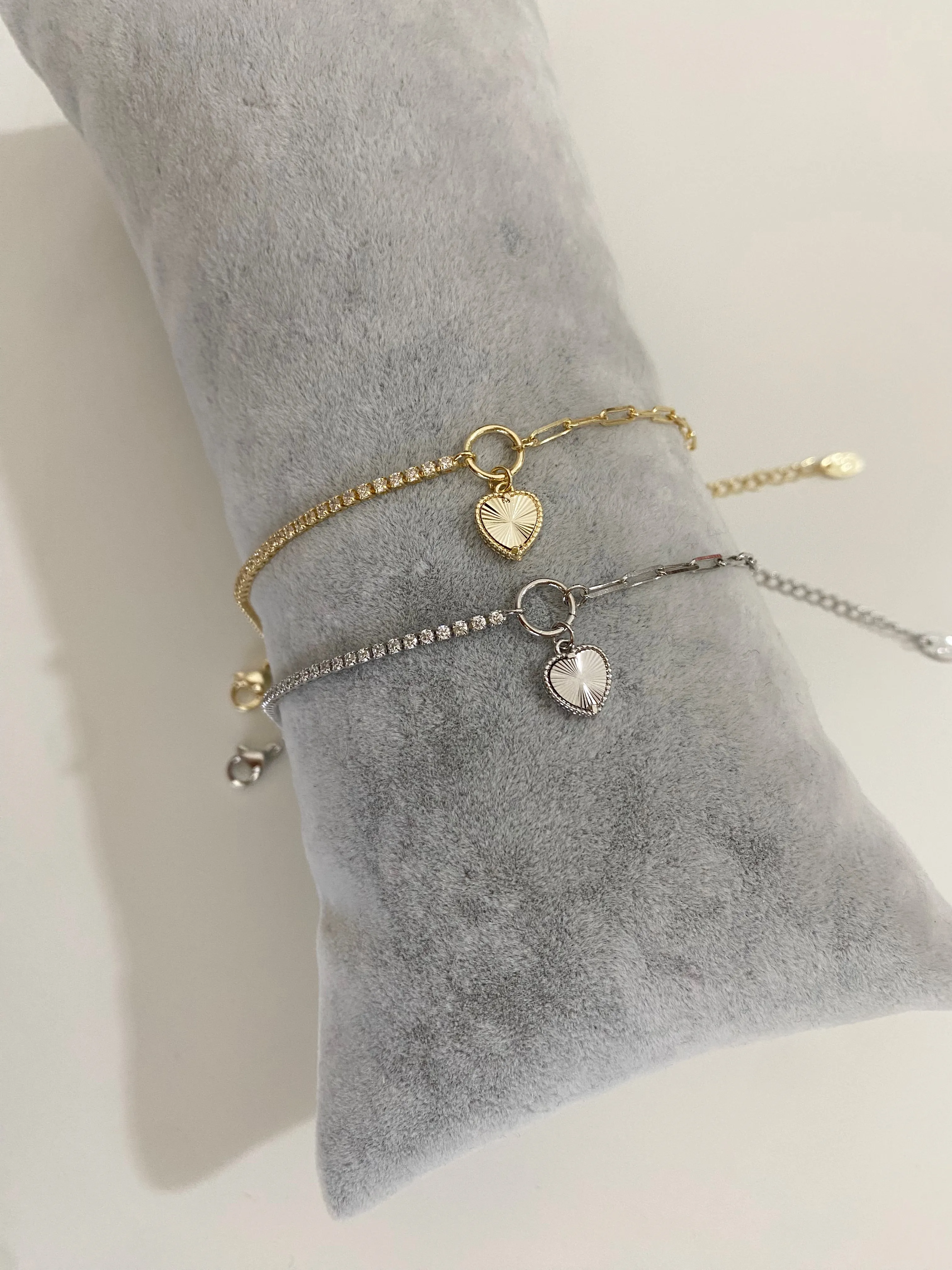 Özel Seri Taş Detaylı Mini Yonca Bileklik