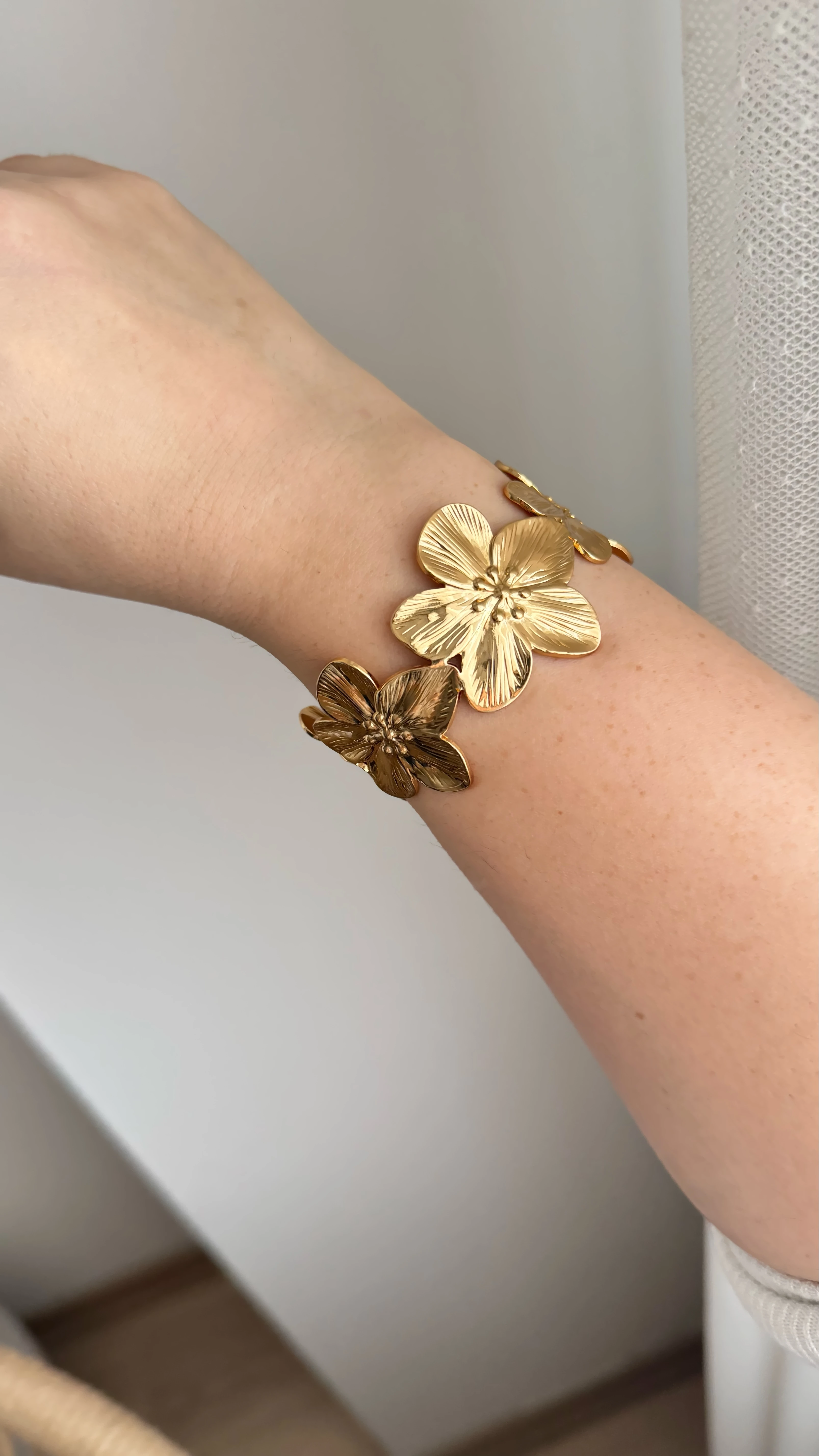 Çelik Çiçek Kelepçe