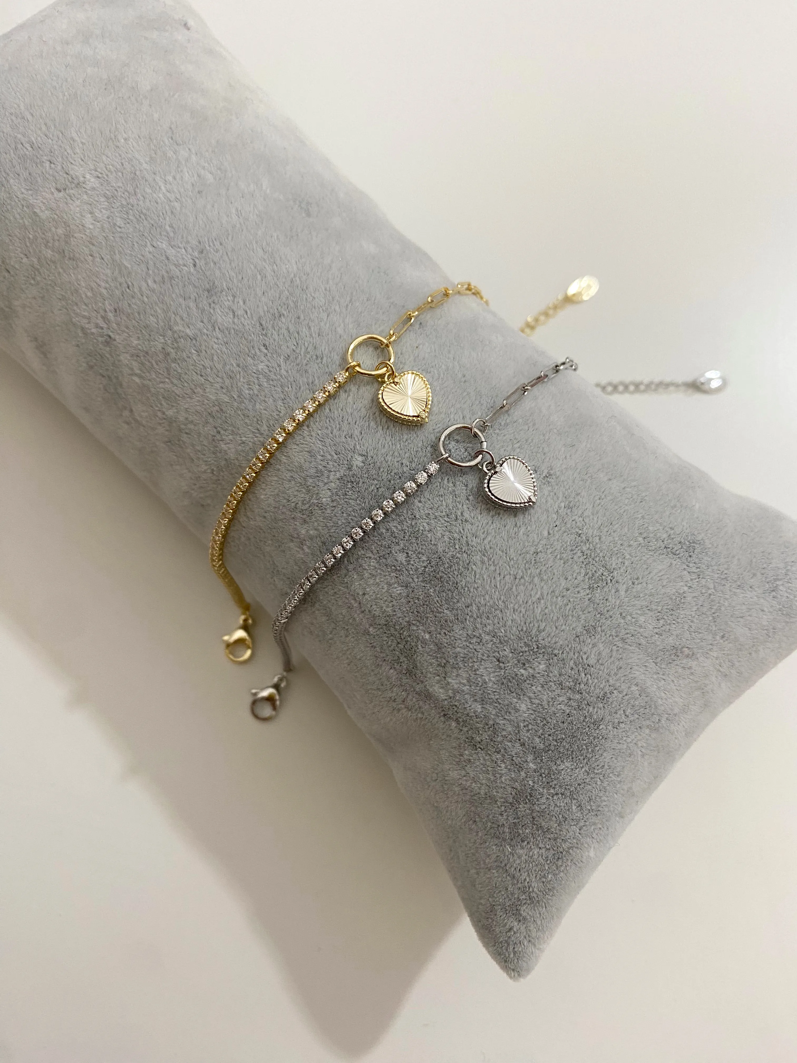 Özel Seri Taş Detaylı Mini Yonca Bileklik